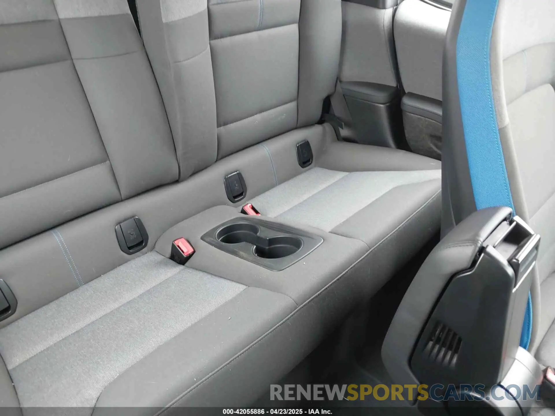8 Photograph of a damaged car WBY8P4C54K7E83372 BMW I3 2019