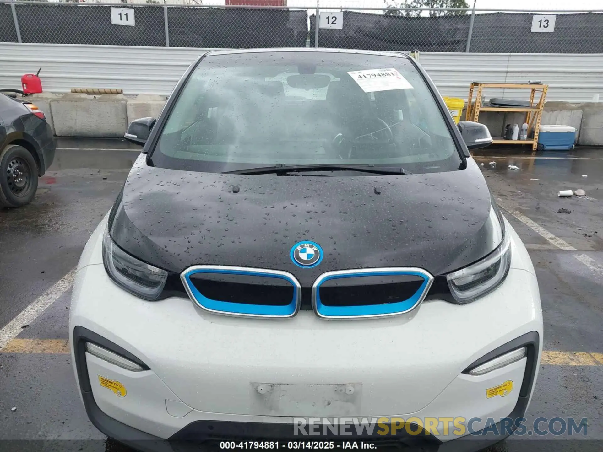 12 Фотография поврежденного автомобиля WBY8P4C58K7E53825 BMW I3 2019