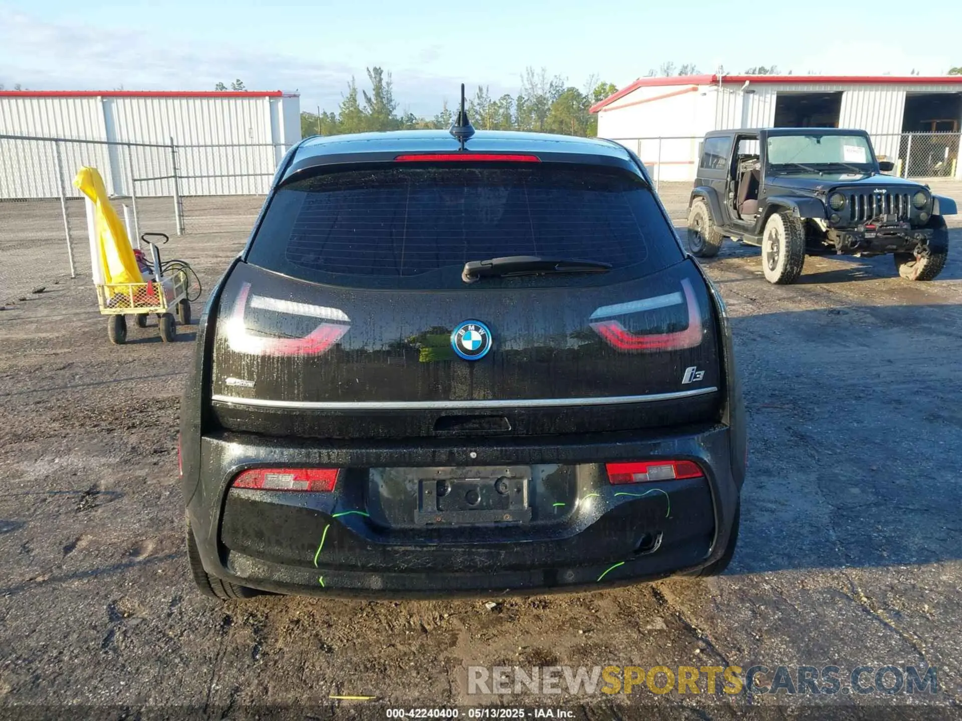 16 Photograph of a damaged car WBY8P4C5XK7D03005 BMW I3 2019