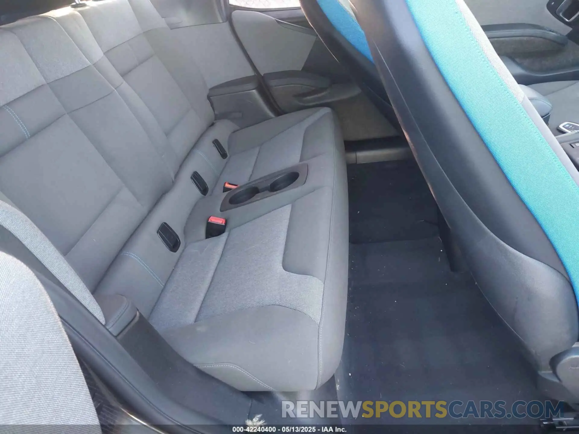 8 Photograph of a damaged car WBY8P4C5XK7D03005 BMW I3 2019