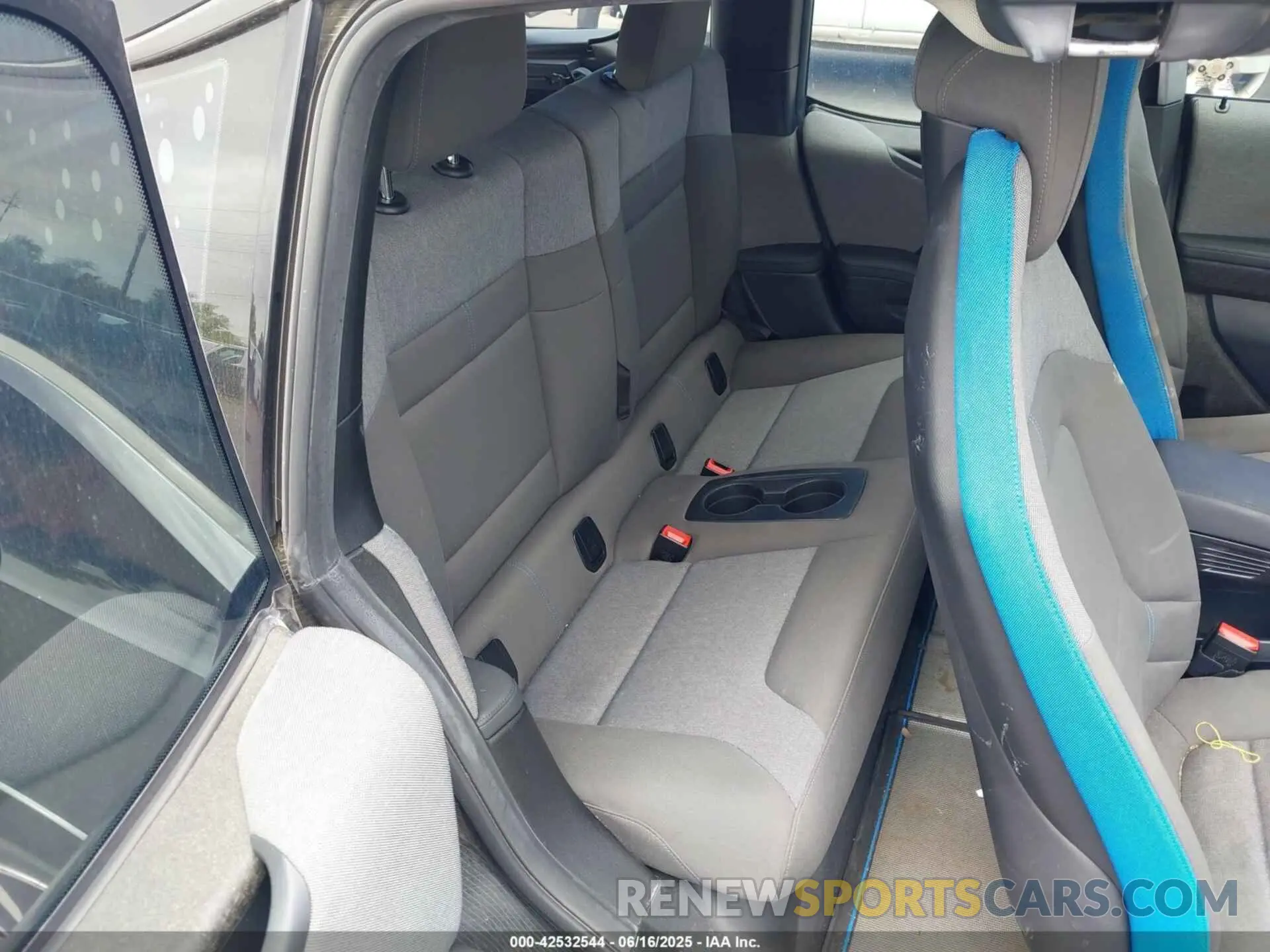 8 Photograph of a damaged car WBY8P6C52K7D94279 BMW I3S 2019