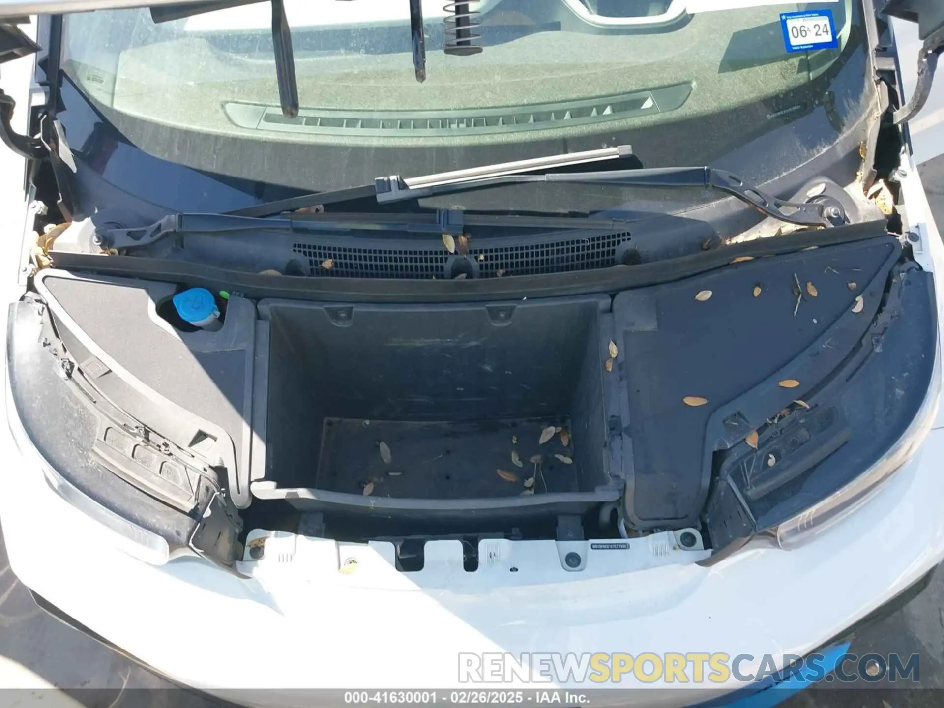 10 Photograph of a damaged car WBY8P8C51K7E77908 BMW I3S 2019
