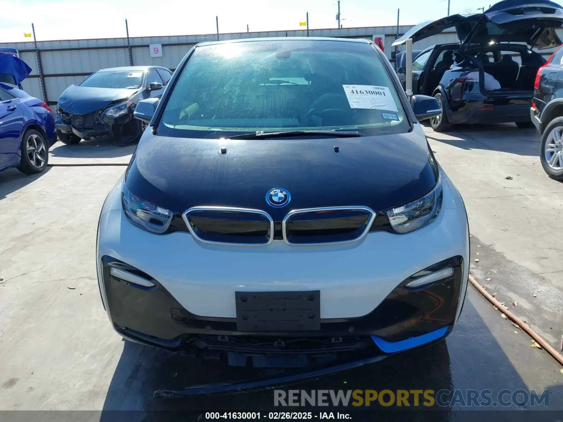 12 Photograph of a damaged car WBY8P8C51K7E77908 BMW I3S 2019