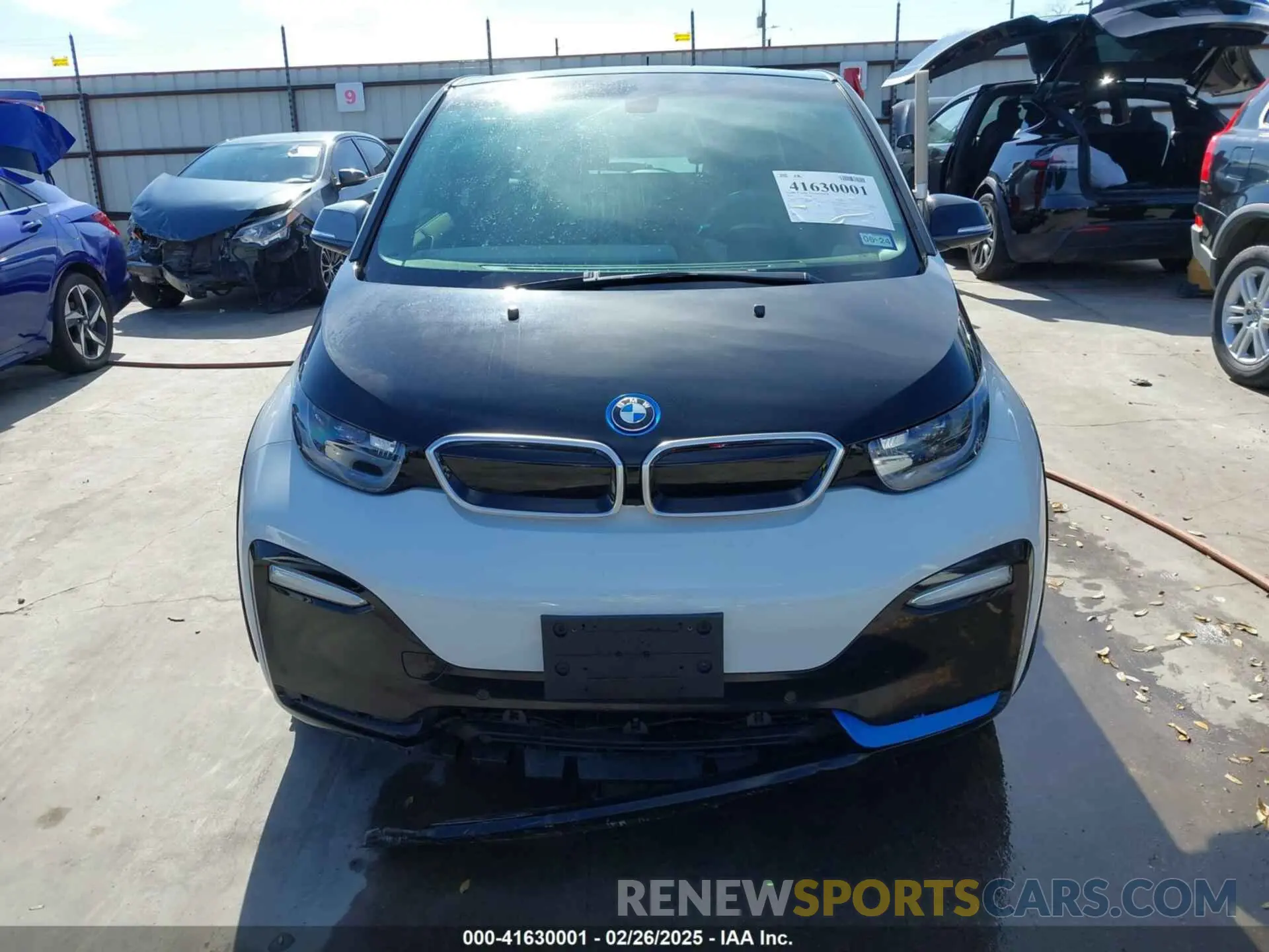 6 Photograph of a damaged car WBY8P8C51K7E77908 BMW I3S 2019