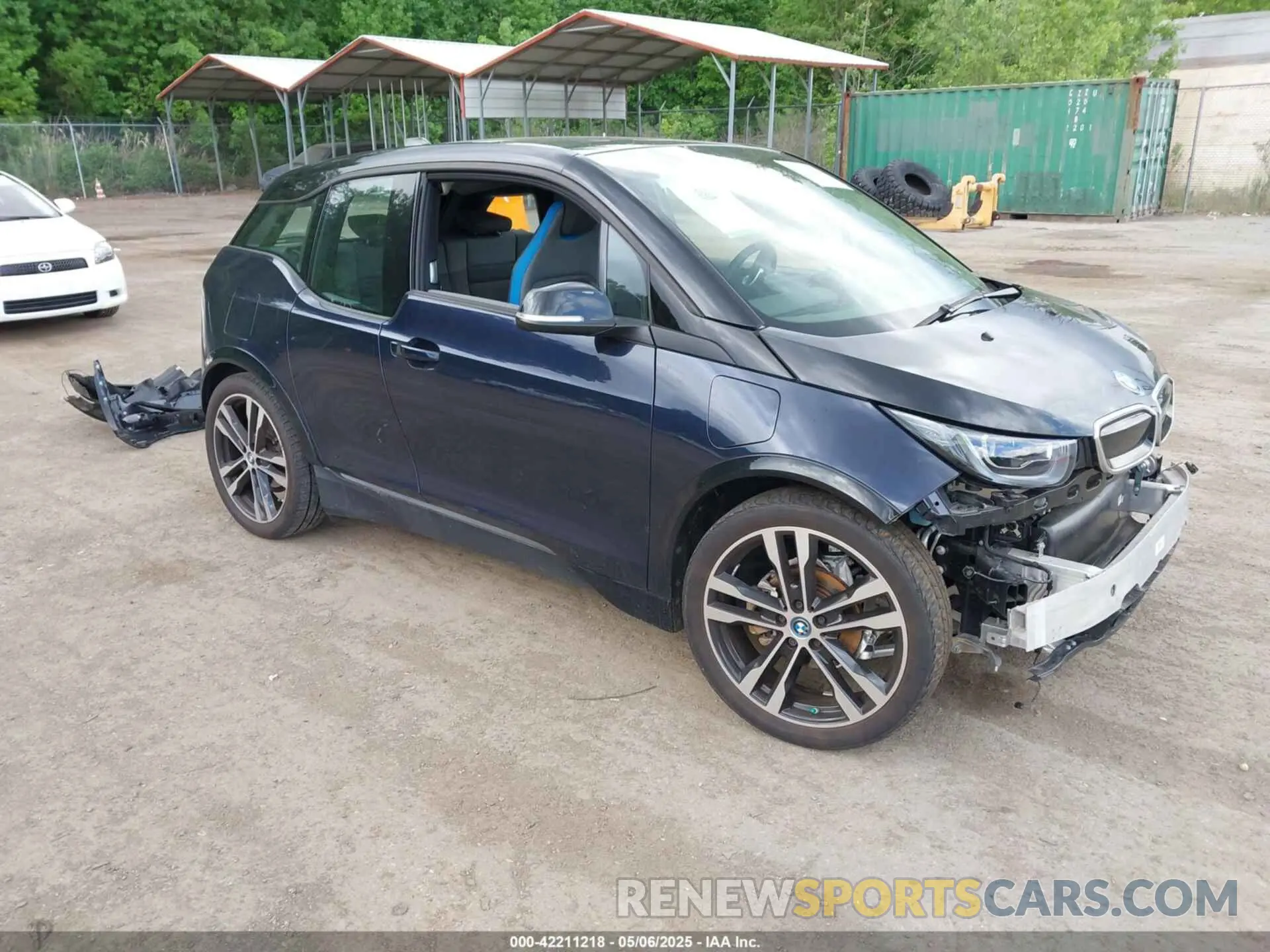 1 Photograph of a damaged car WBY8P8C54K7D24617 BMW I3S 2019