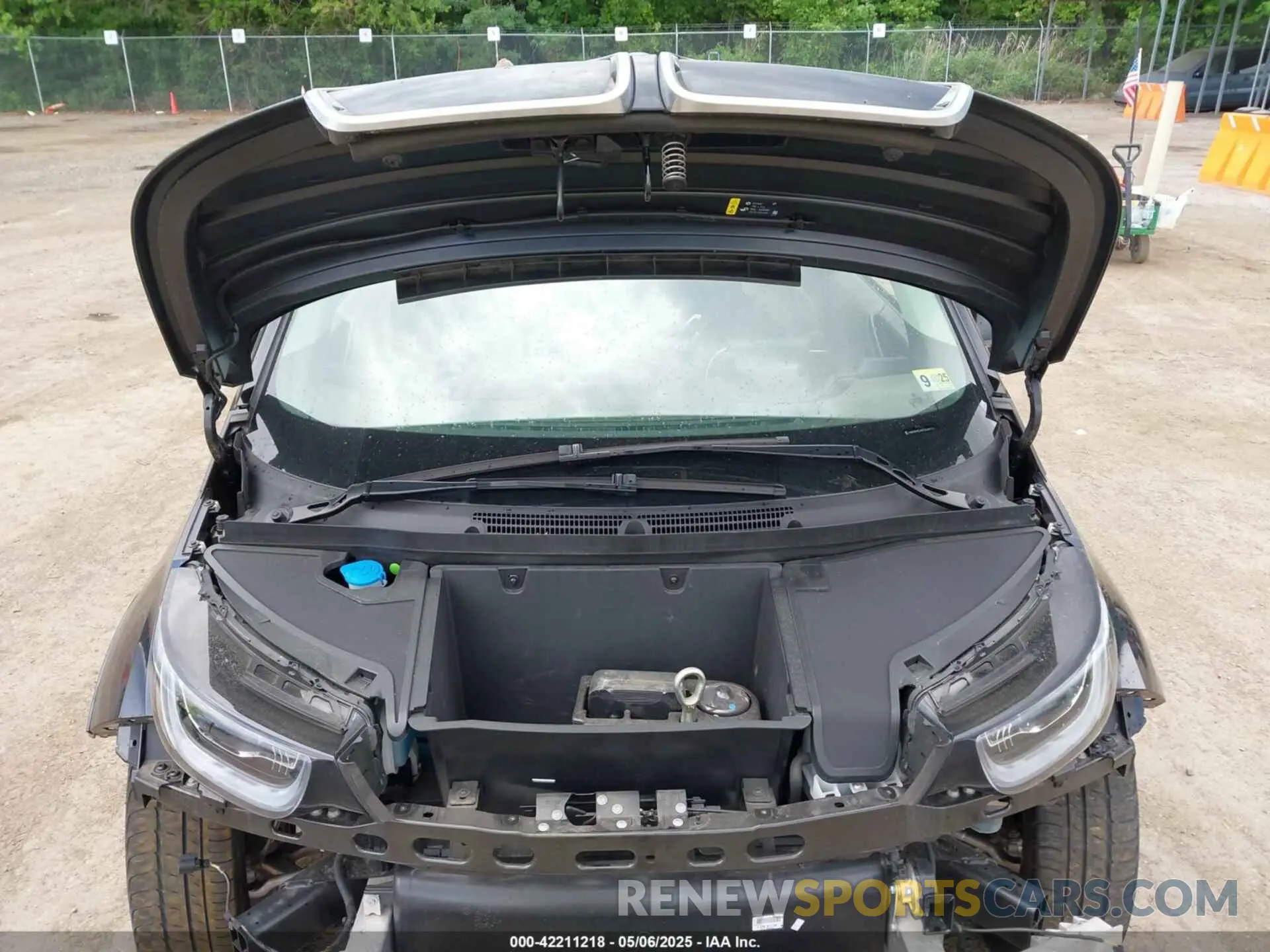 10 Photograph of a damaged car WBY8P8C54K7D24617 BMW I3S 2019