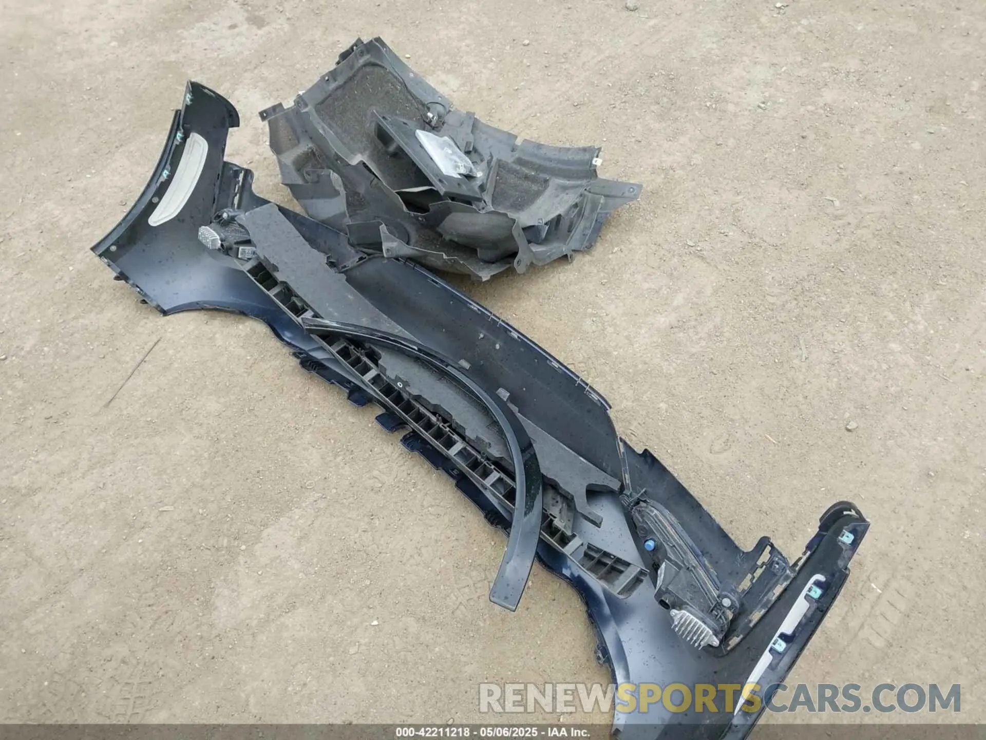 12 Photograph of a damaged car WBY8P8C54K7D24617 BMW I3S 2019