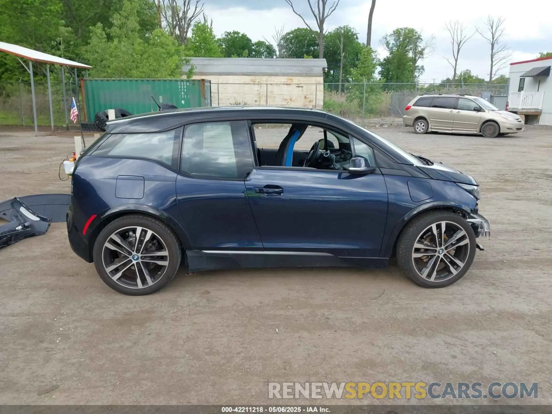 14 Photograph of a damaged car WBY8P8C54K7D24617 BMW I3S 2019
