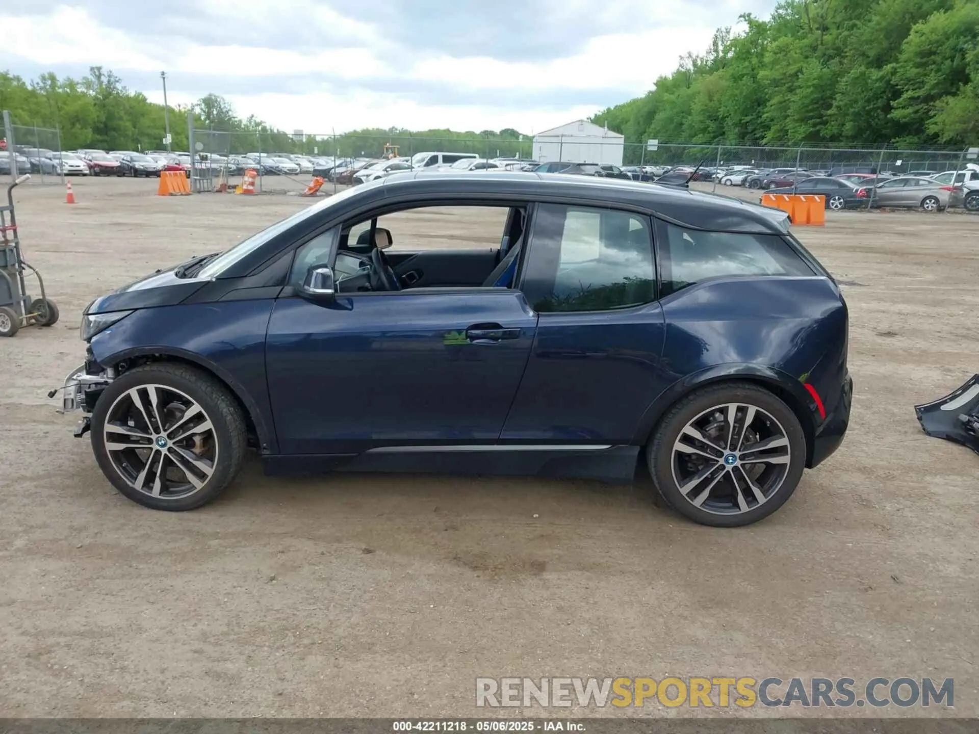 15 Photograph of a damaged car WBY8P8C54K7D24617 BMW I3S 2019