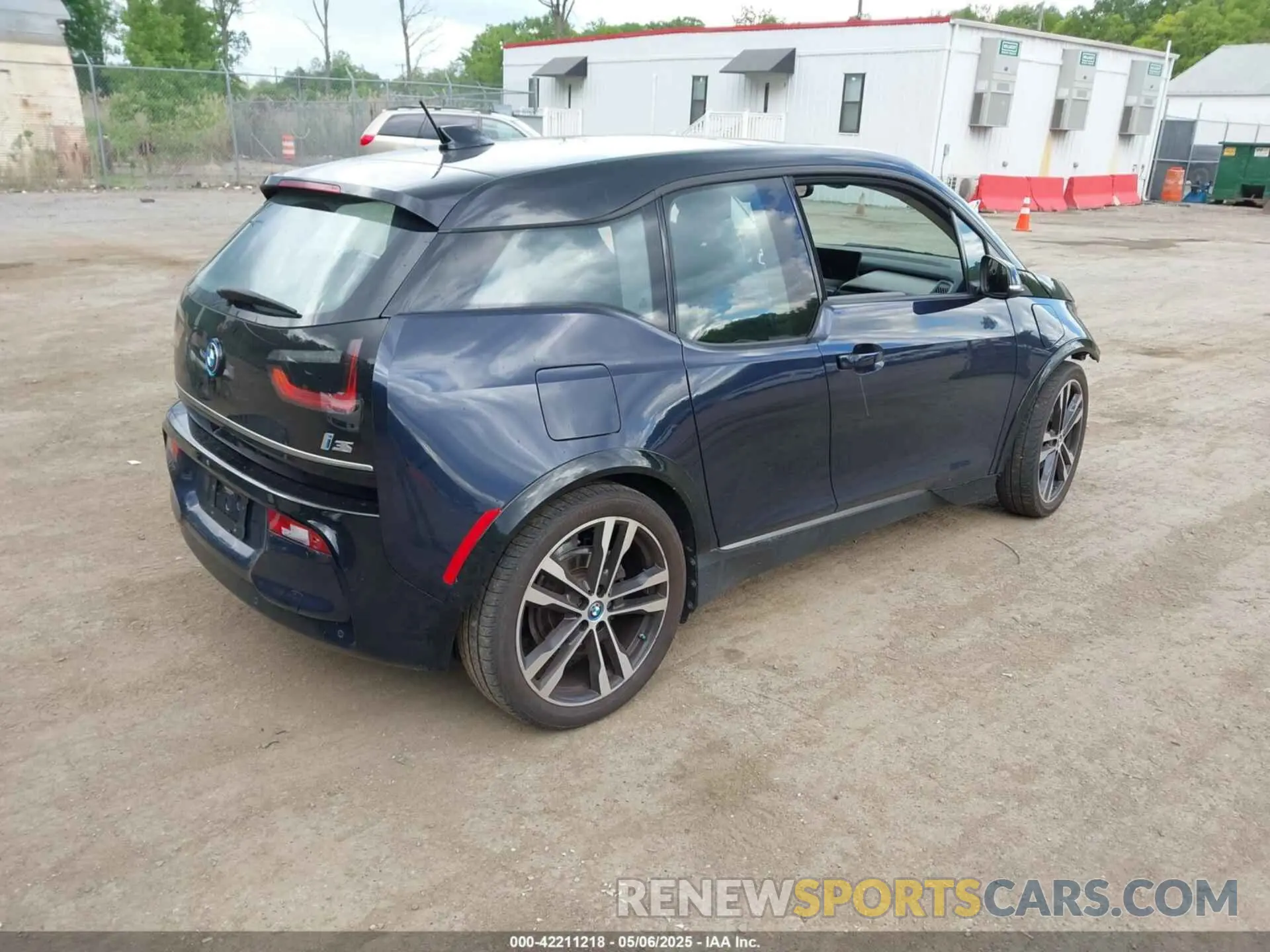 4 Photograph of a damaged car WBY8P8C54K7D24617 BMW I3S 2019