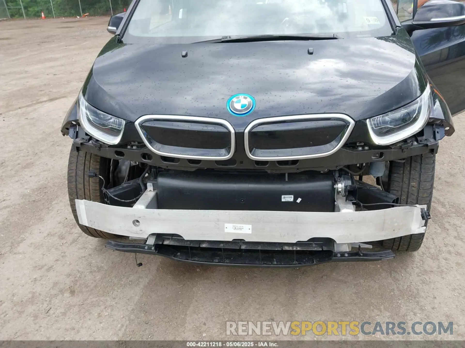 6 Photograph of a damaged car WBY8P8C54K7D24617 BMW I3S 2019