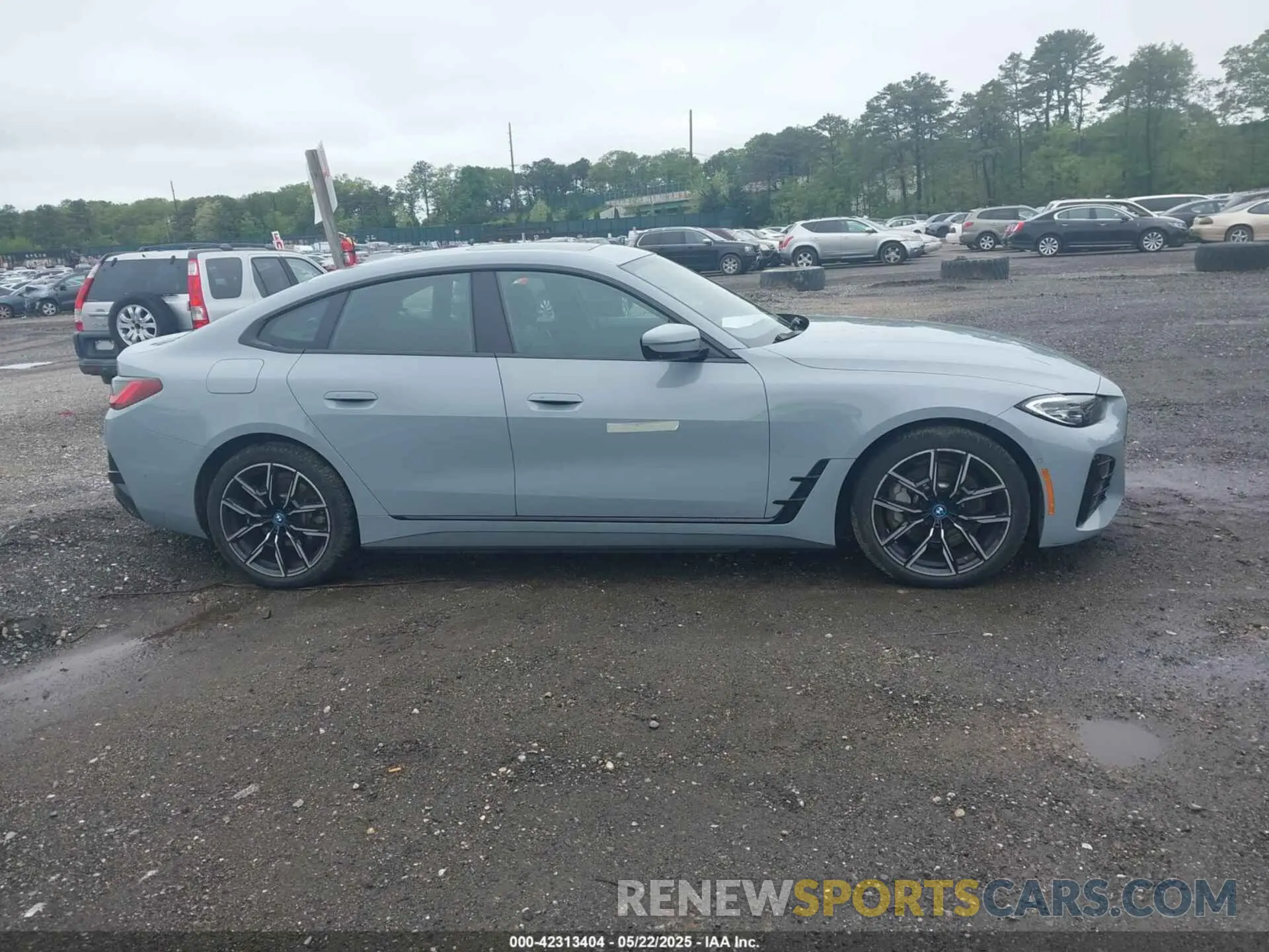 13 Photograph of a damaged car WBY73AW00NFN14842 BMW I4 2022