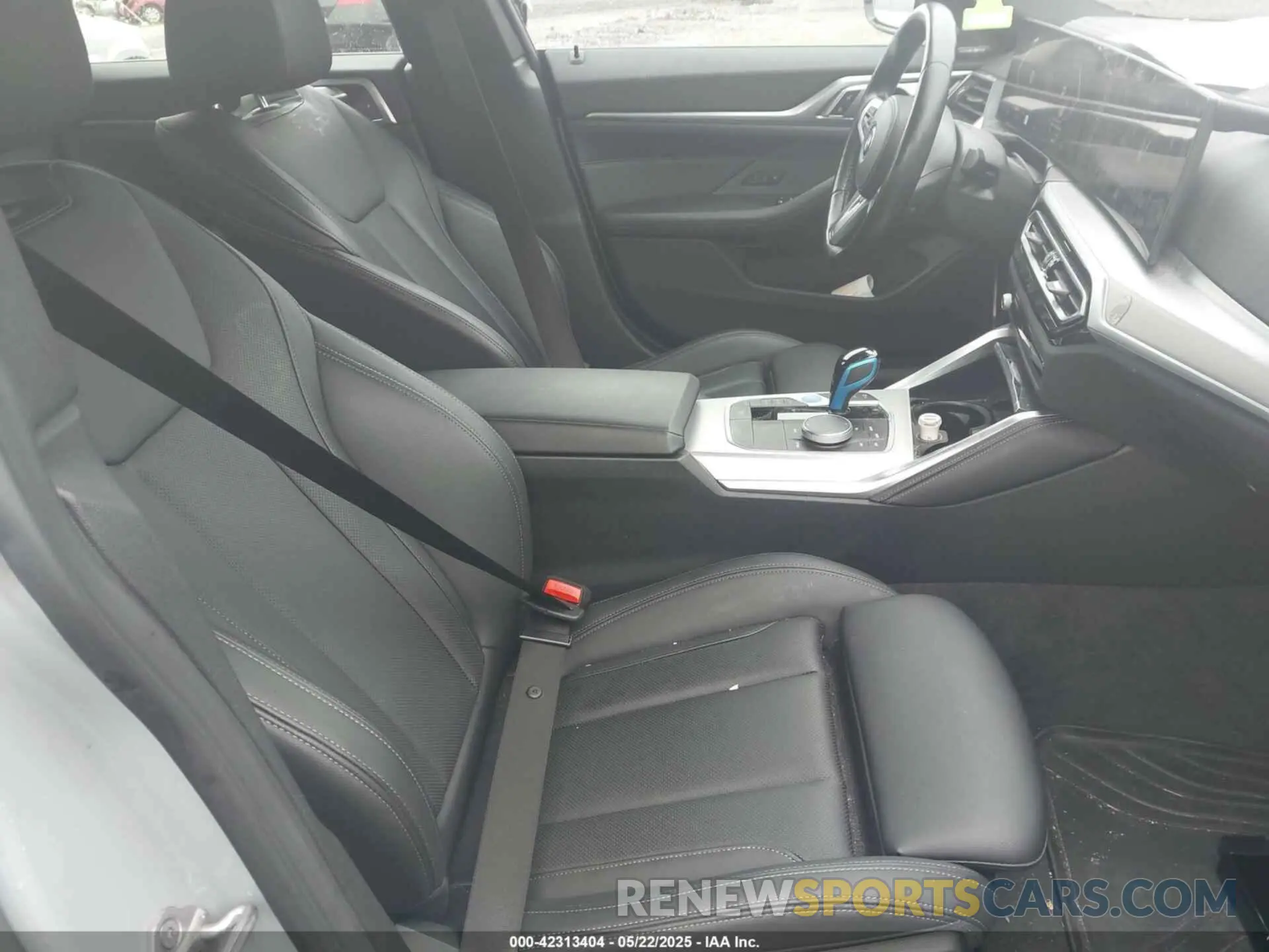 5 Photograph of a damaged car WBY73AW00NFN14842 BMW I4 2022