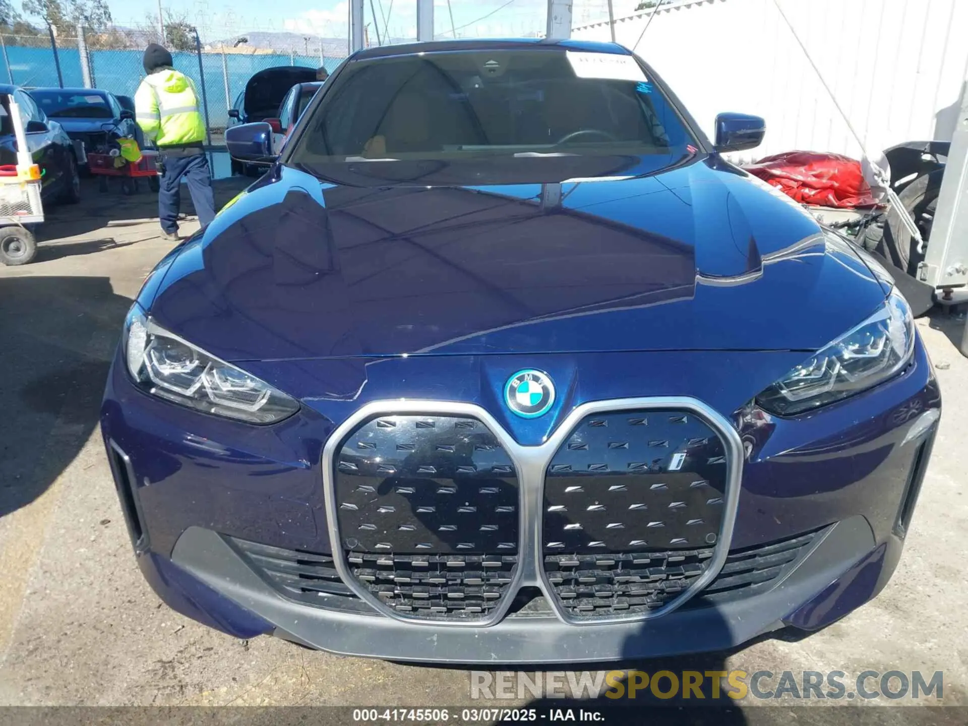 12 Фотография поврежденного автомобиля WBY43AW06PFR09498 BMW I4 2023