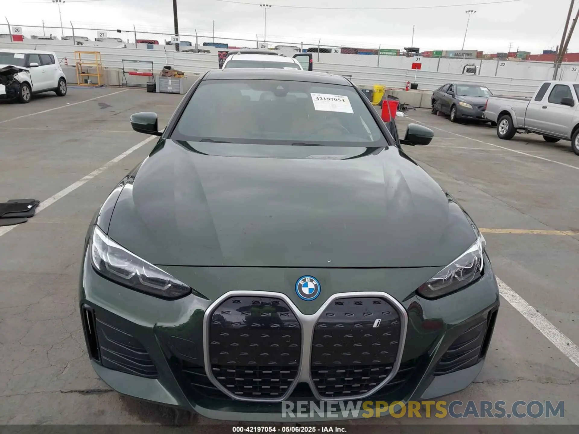 12 Фотография поврежденного автомобиля WBY73AW05PFP88444 BMW I4 2023