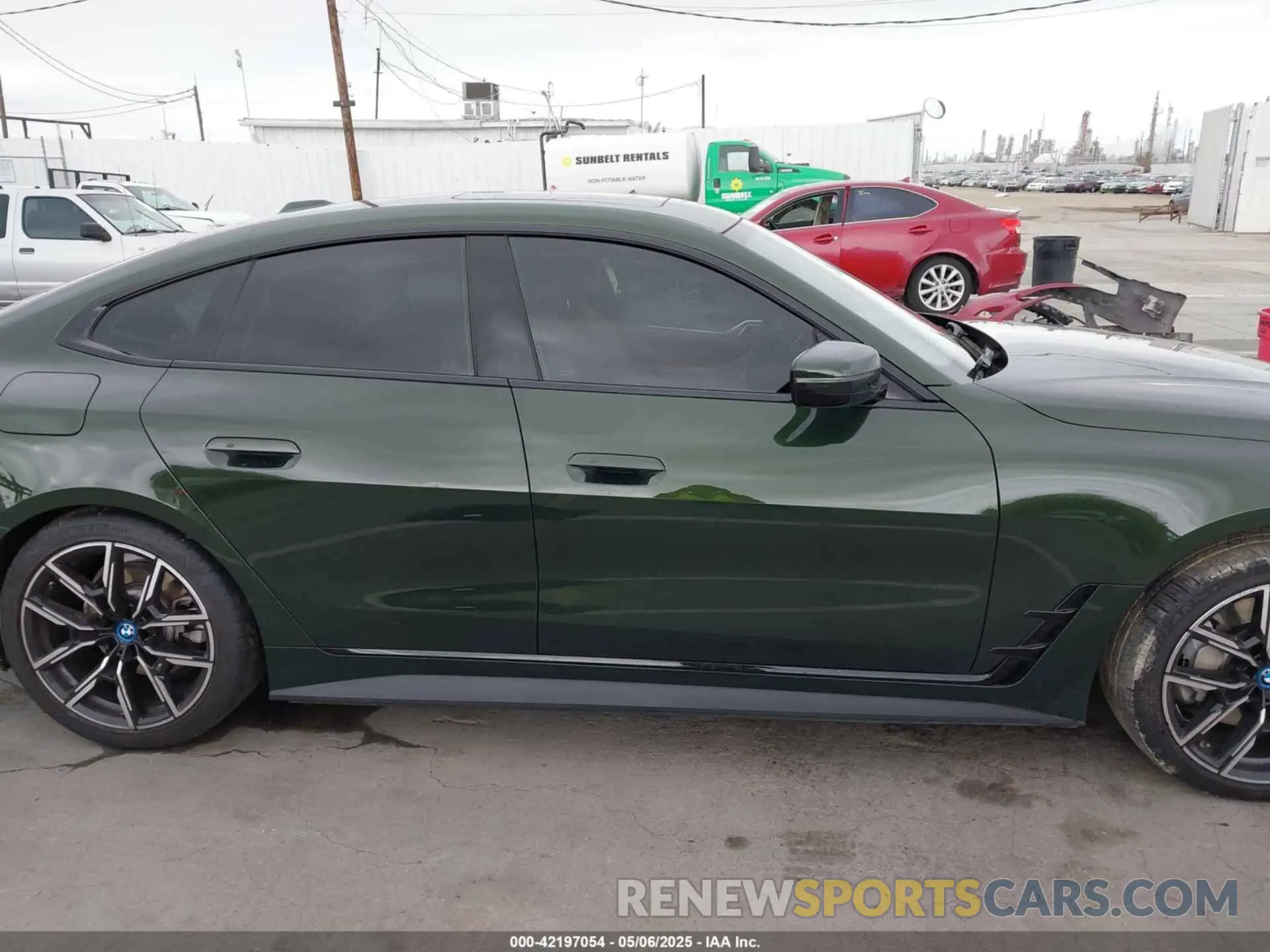 13 Фотография поврежденного автомобиля WBY73AW05PFP88444 BMW I4 2023