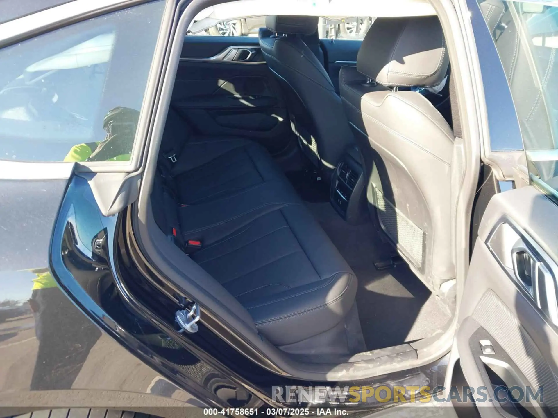 8 Фотография поврежденного автомобиля WBY43AW00RFR88363 BMW I4 2024
