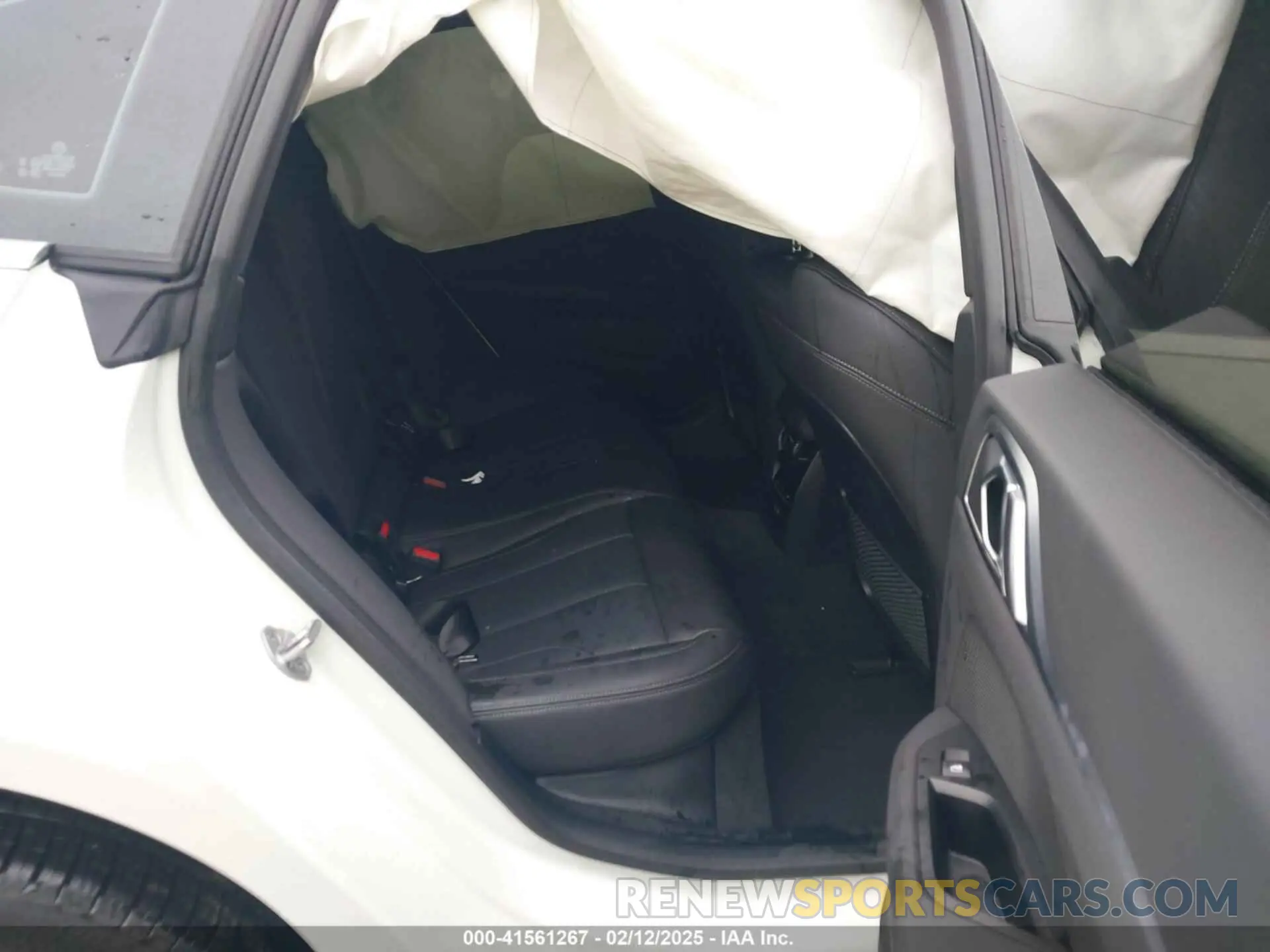 8 Photograph of a damaged car WBY83FB09RFS52364 BMW I4 2024