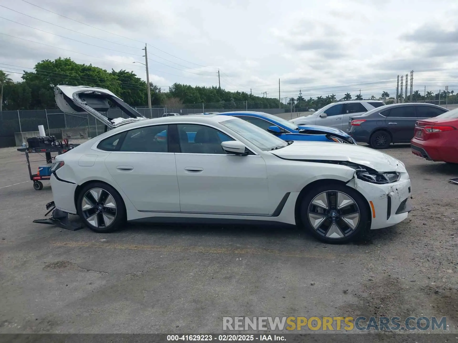 12 Фотография поврежденного автомобиля WBY23HD02SFT66503 BMW I4 2025