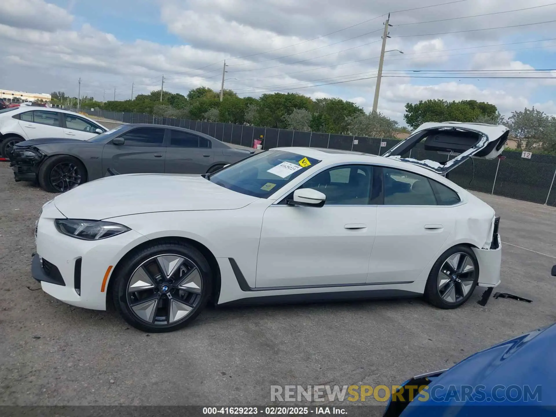 13 Фотография поврежденного автомобиля WBY23HD02SFT66503 BMW I4 2025