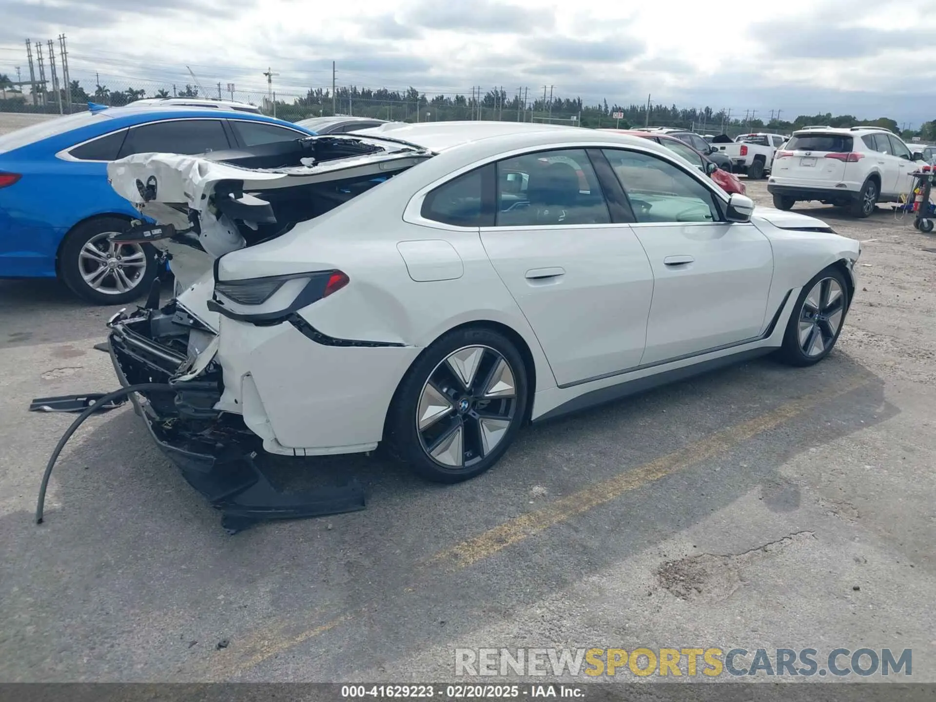 4 Фотография поврежденного автомобиля WBY23HD02SFT66503 BMW I4 2025