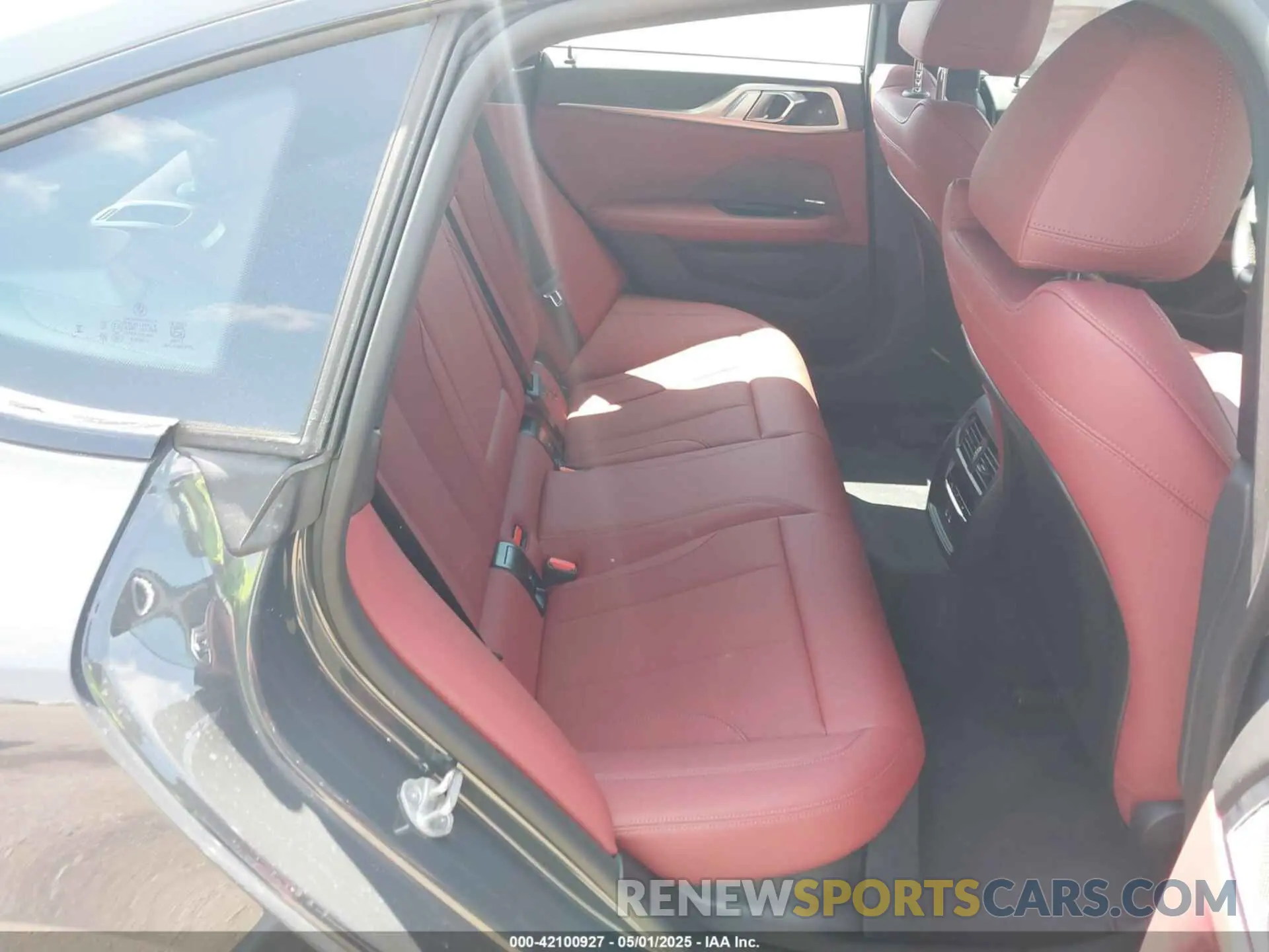 8 Фотография поврежденного автомобиля WBY33HD06SFU31826 BMW I4 2025
