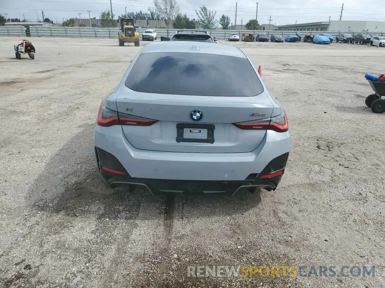 6 Photograph of a damaged car WBY33AW06NFM50076 BMW I4 M50 2022