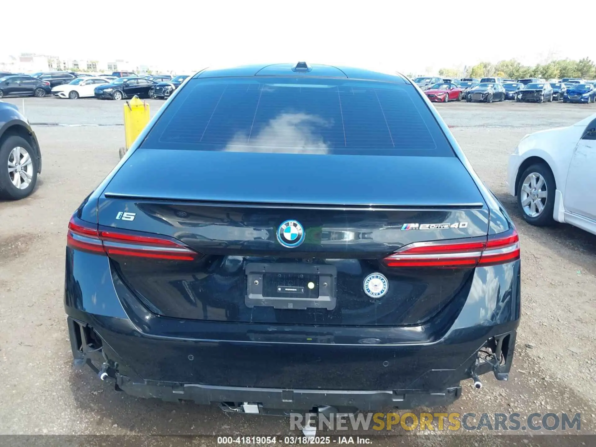 16 Фотография поврежденного автомобиля WBY33FK07RCR33103 BMW I5 2024