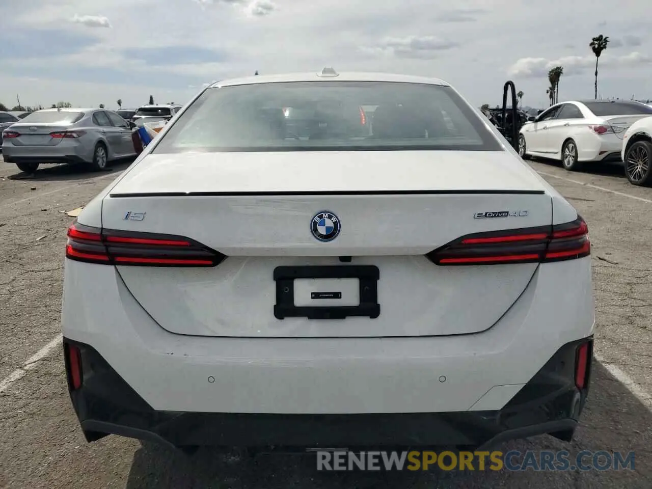 6 Фотография поврежденного автомобиля WBY33FK04RCR92576 BMW I5 EDRIVE 2024