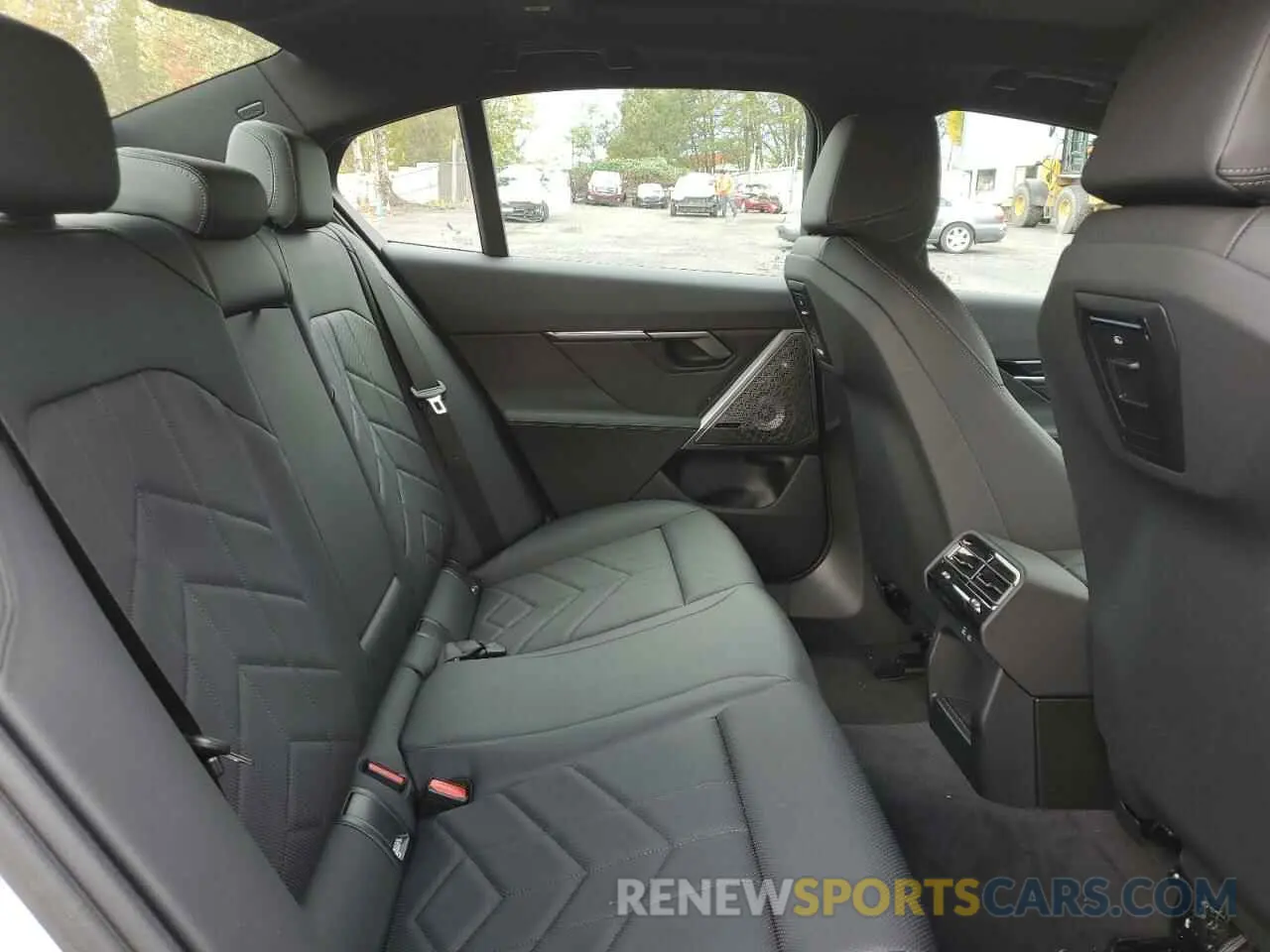 10 Фотография поврежденного автомобиля WBY33FK09RCS00390 BMW I5 EDRIVE 2024