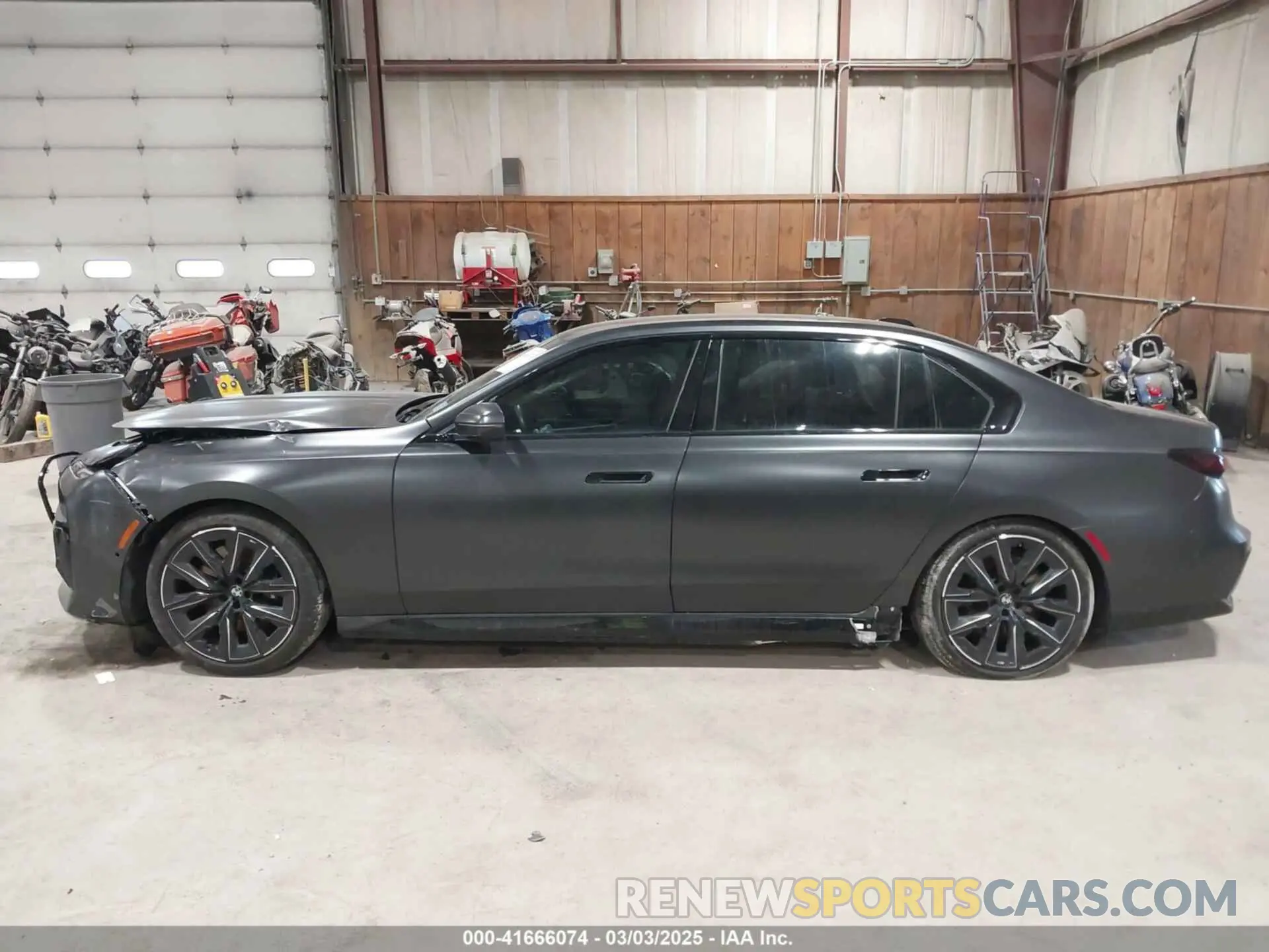 15 Фотография поврежденного автомобиля WBY53EJ07PCM80196 BMW I7 2023