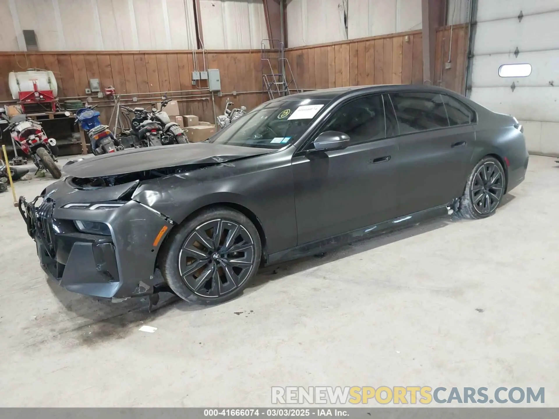 2 Фотография поврежденного автомобиля WBY53EJ07PCM80196 BMW I7 2023
