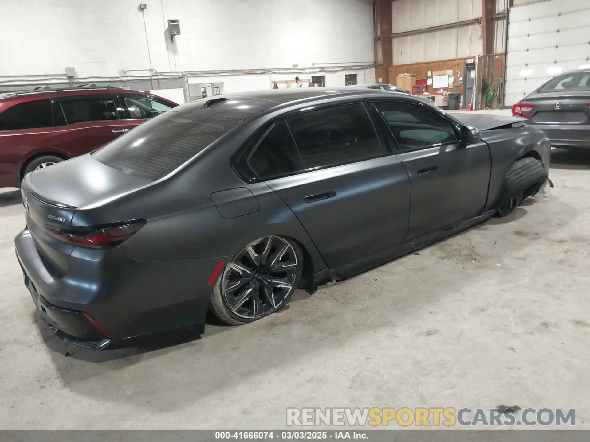 4 Фотография поврежденного автомобиля WBY53EJ07PCM80196 BMW I7 2023