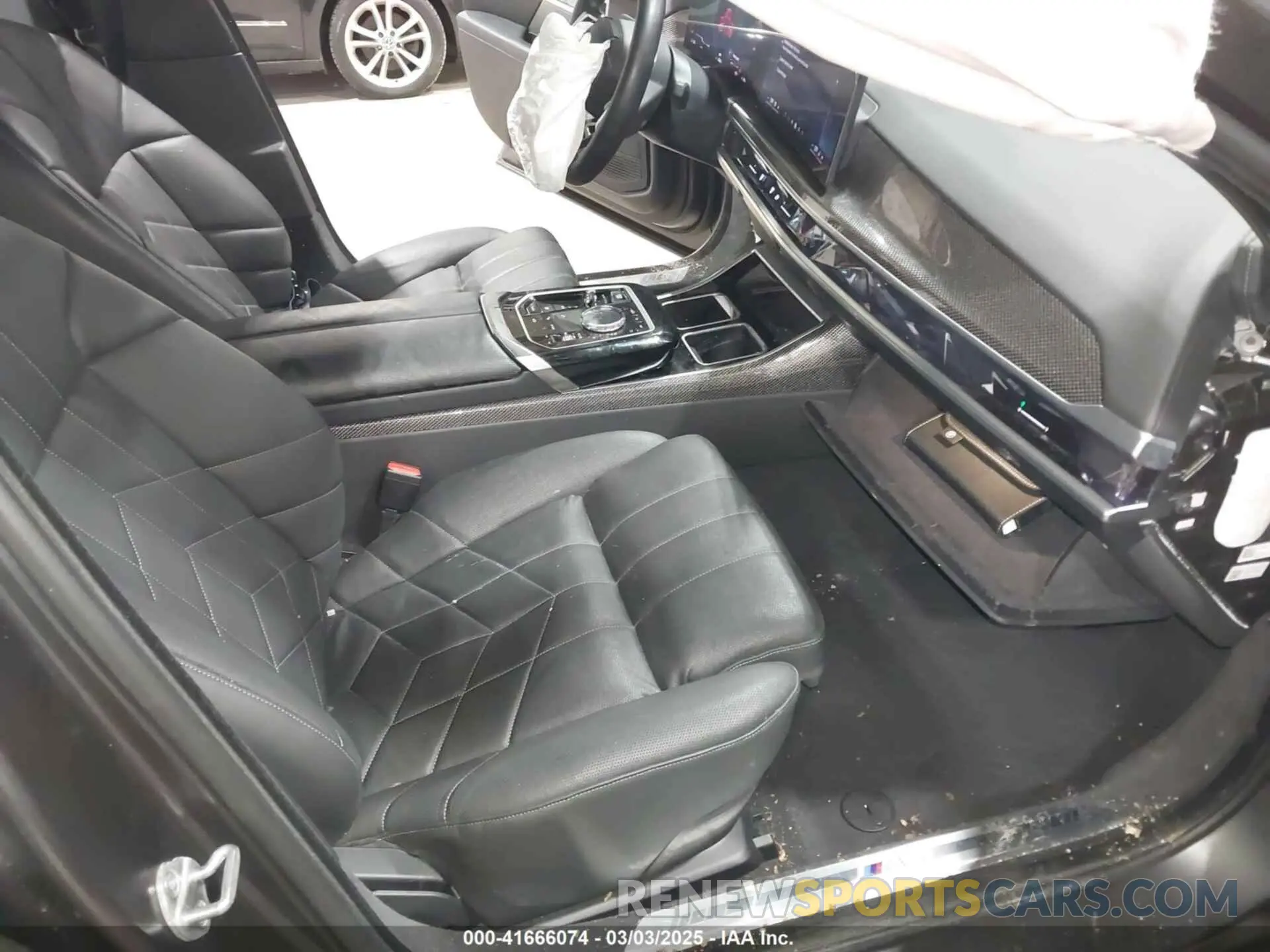 5 Фотография поврежденного автомобиля WBY53EJ07PCM80196 BMW I7 2023