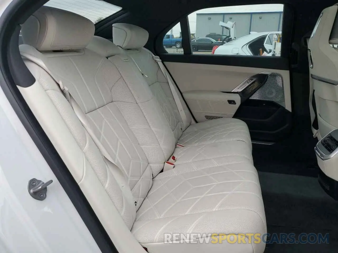 10 Photograph of a damaged car WBY53EJ04PCN73595 BMW I7 XDRIVE6 2023