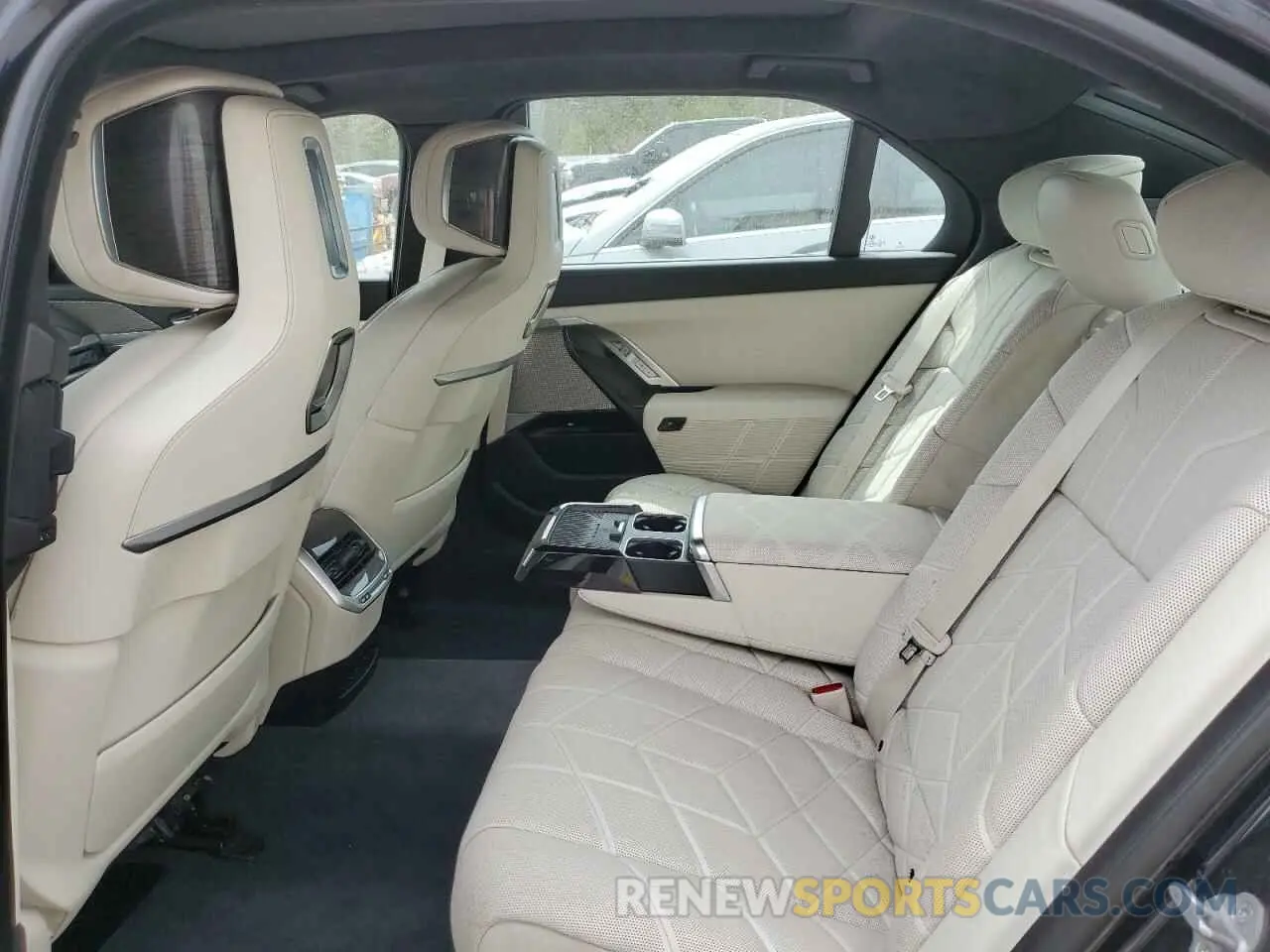10 Фотография поврежденного автомобиля WBY53EJ08RCP19497 BMW I7 XDRIVE6 2024