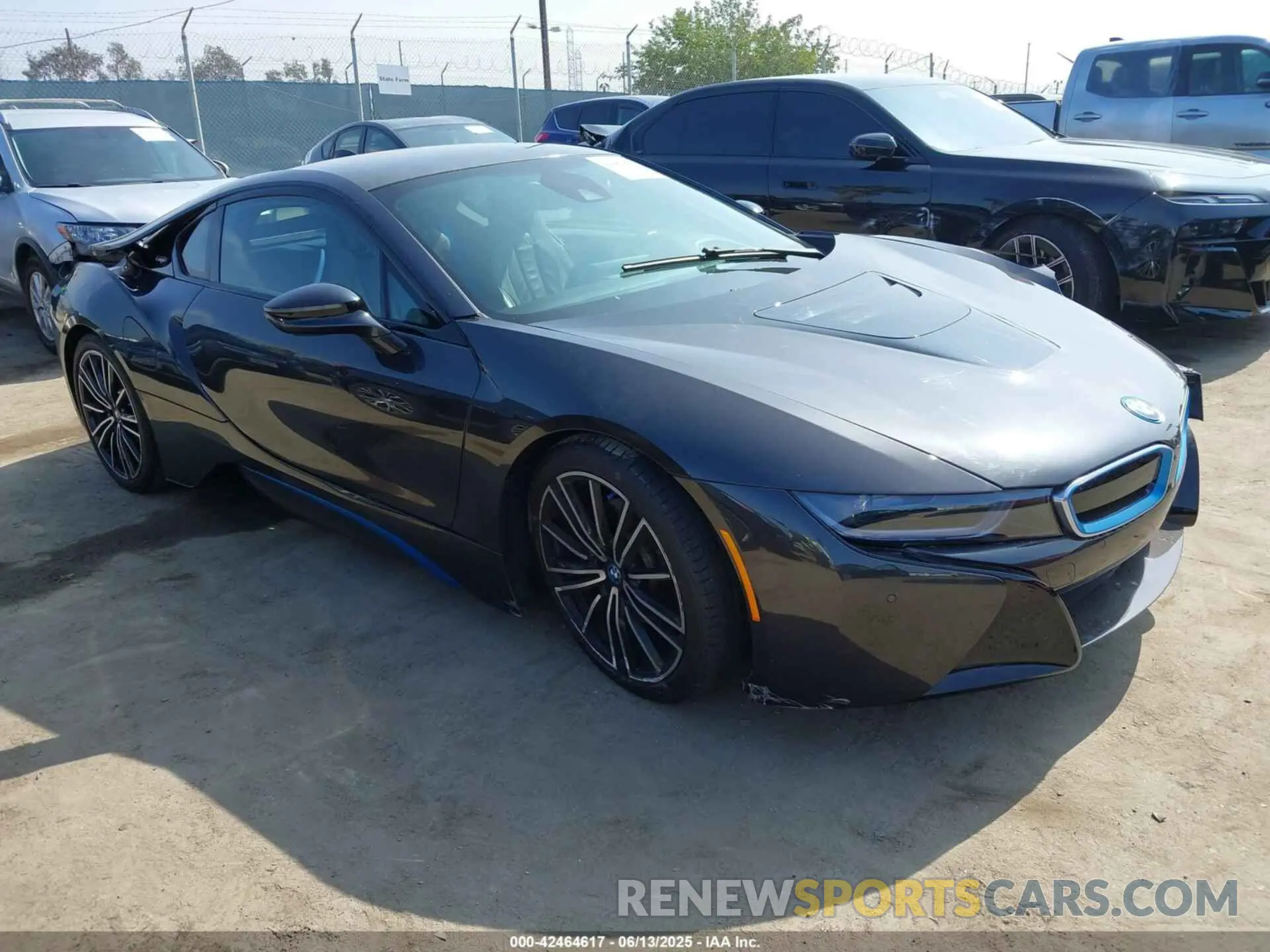 1 Photograph of a damaged car WBY2Z4C55KVB81892 BMW I8 2019