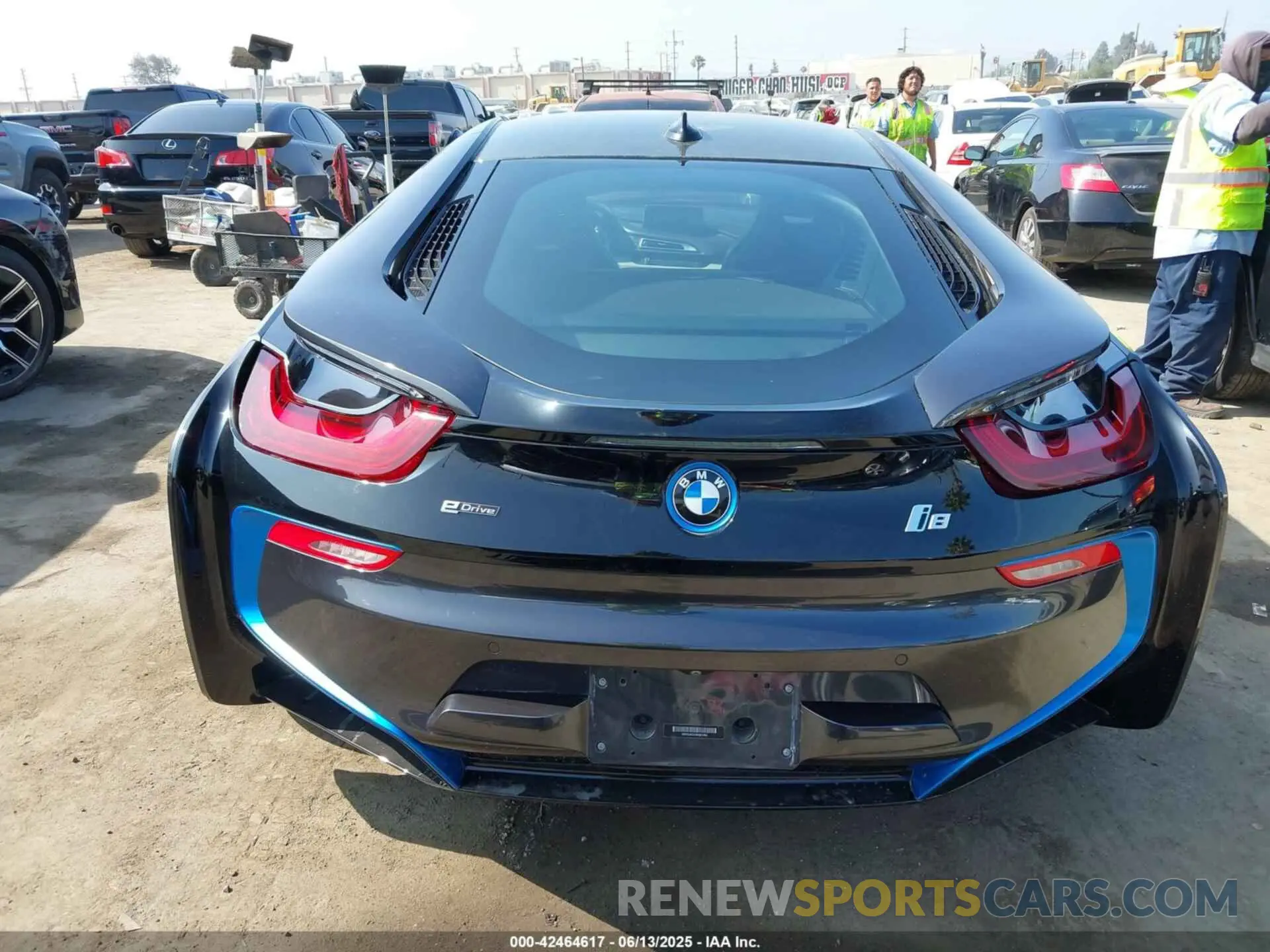 16 Photograph of a damaged car WBY2Z4C55KVB81892 BMW I8 2019