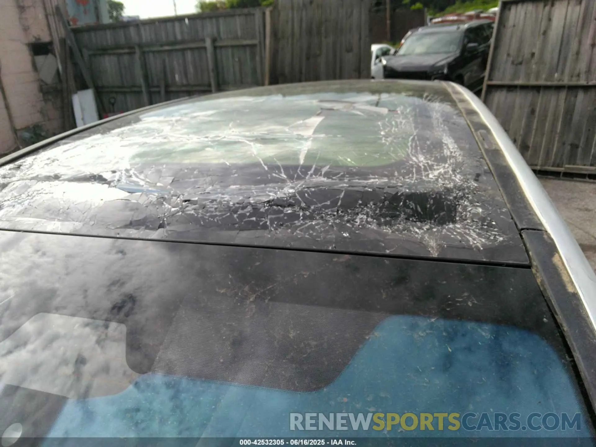 6 Photograph of a damaged car WB523CF09NCJ43040 BMW IX 2022
