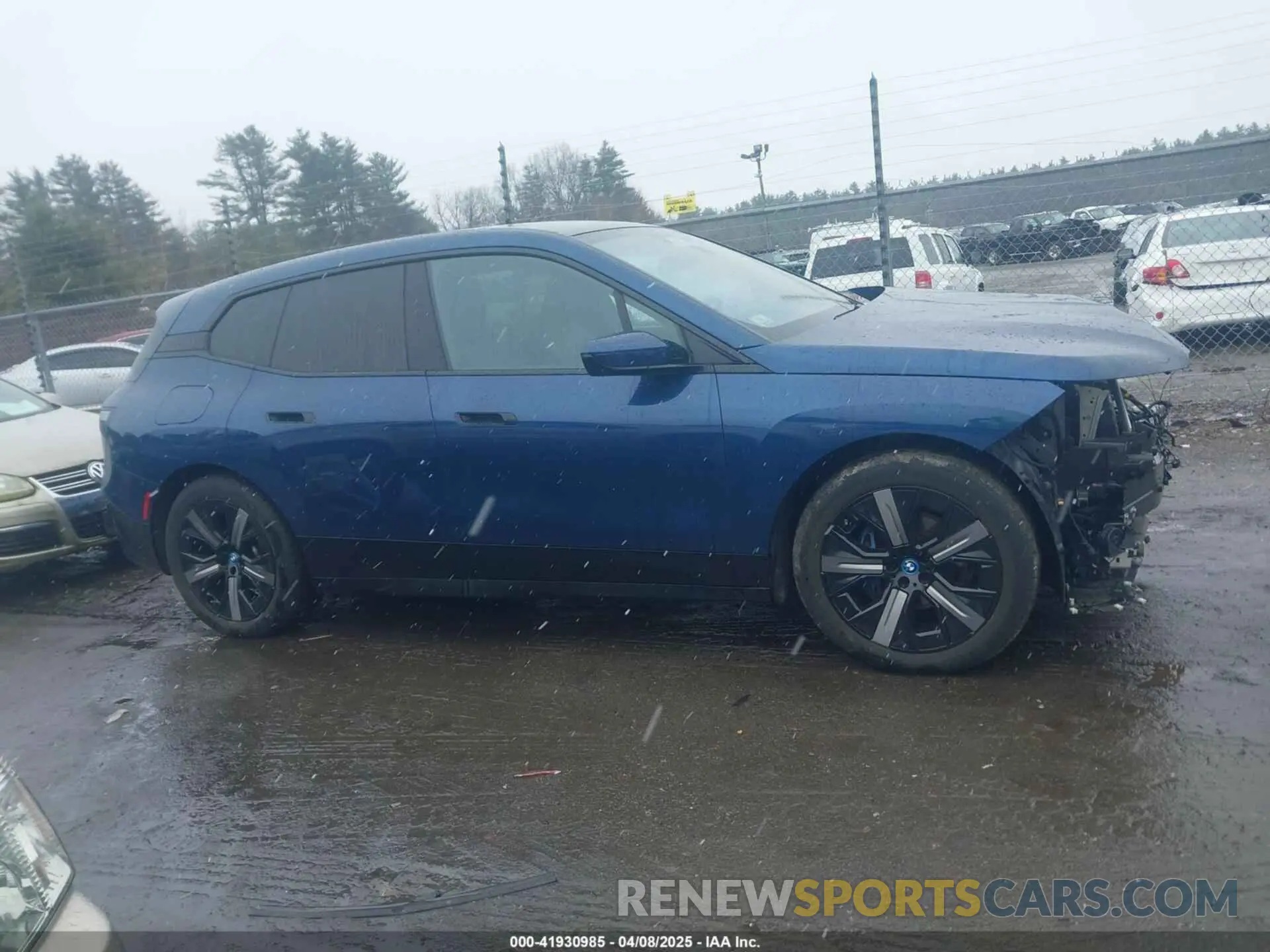 14 Photograph of a damaged car WB523CF08PCM23678 BMW IX 2023