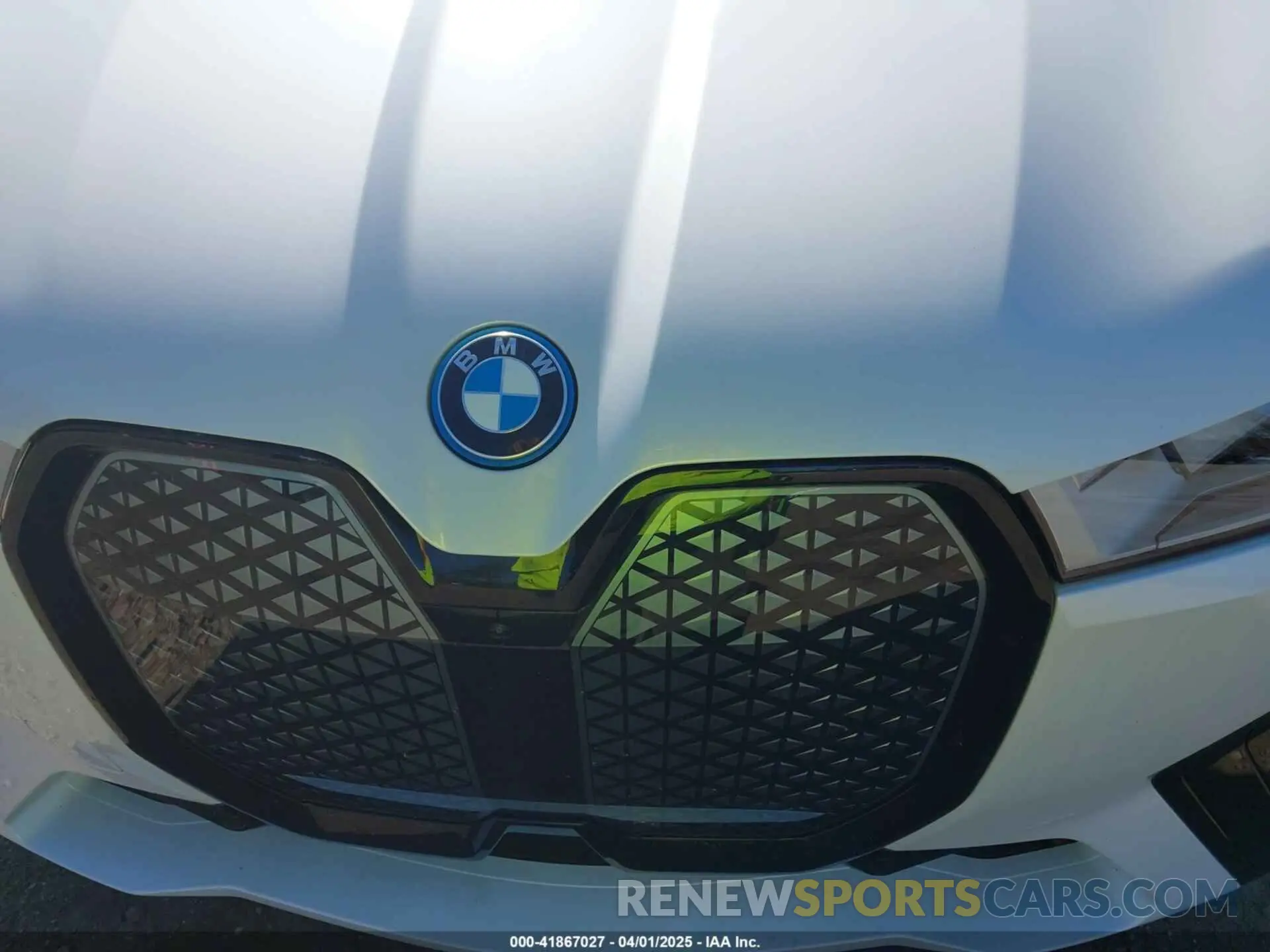10 Photograph of a damaged car WB523CF0XPCM07644 BMW IX 2023