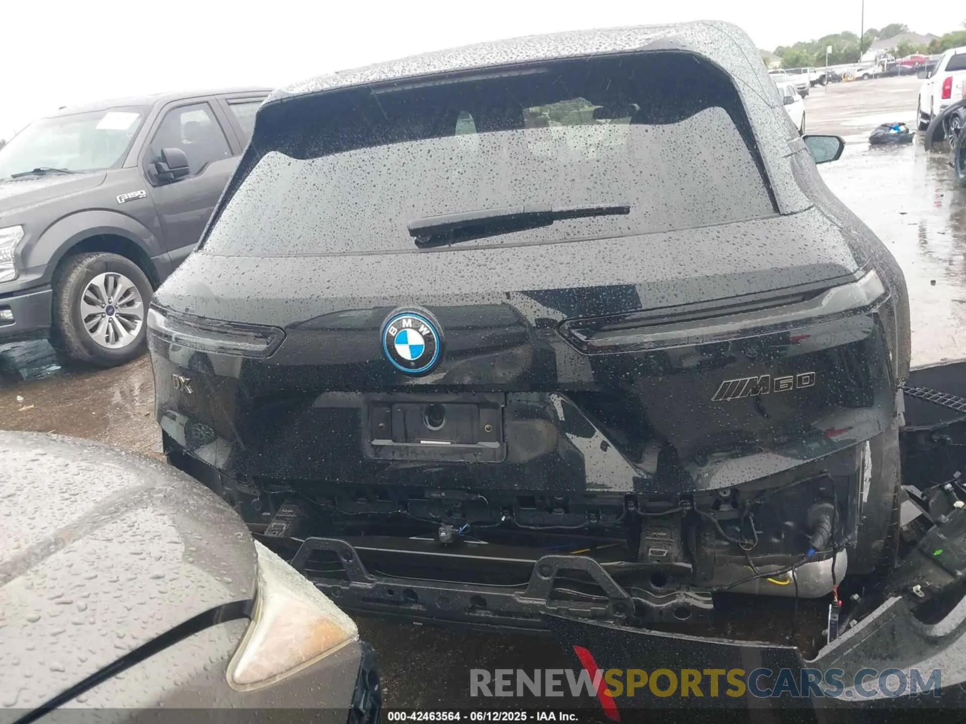 17 Photograph of a damaged car WB533CF03PCM65583 BMW IX 2023