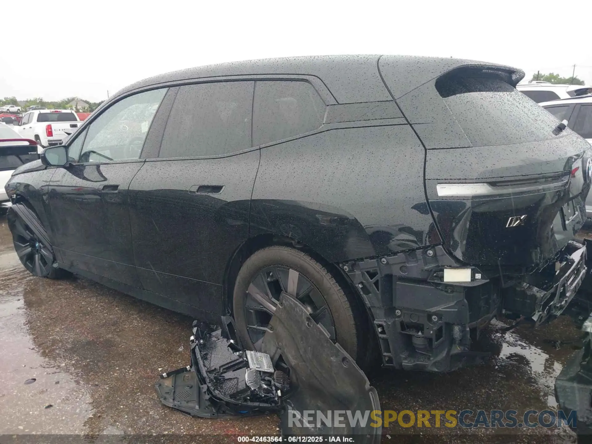 3 Photograph of a damaged car WB533CF03PCM65583 BMW IX 2023
