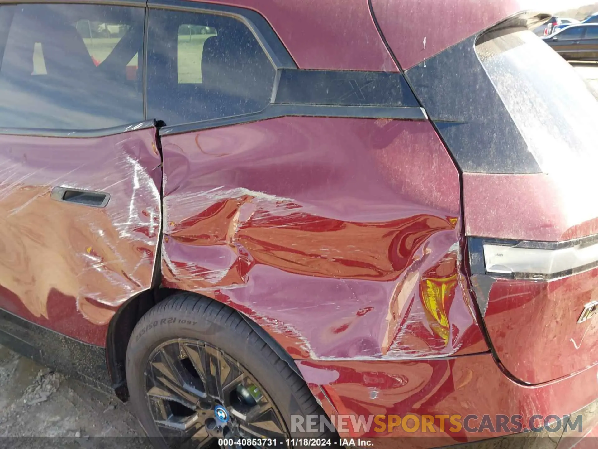 19 Photograph of a damaged car WB533CF07PCK62700 BMW IX 2023