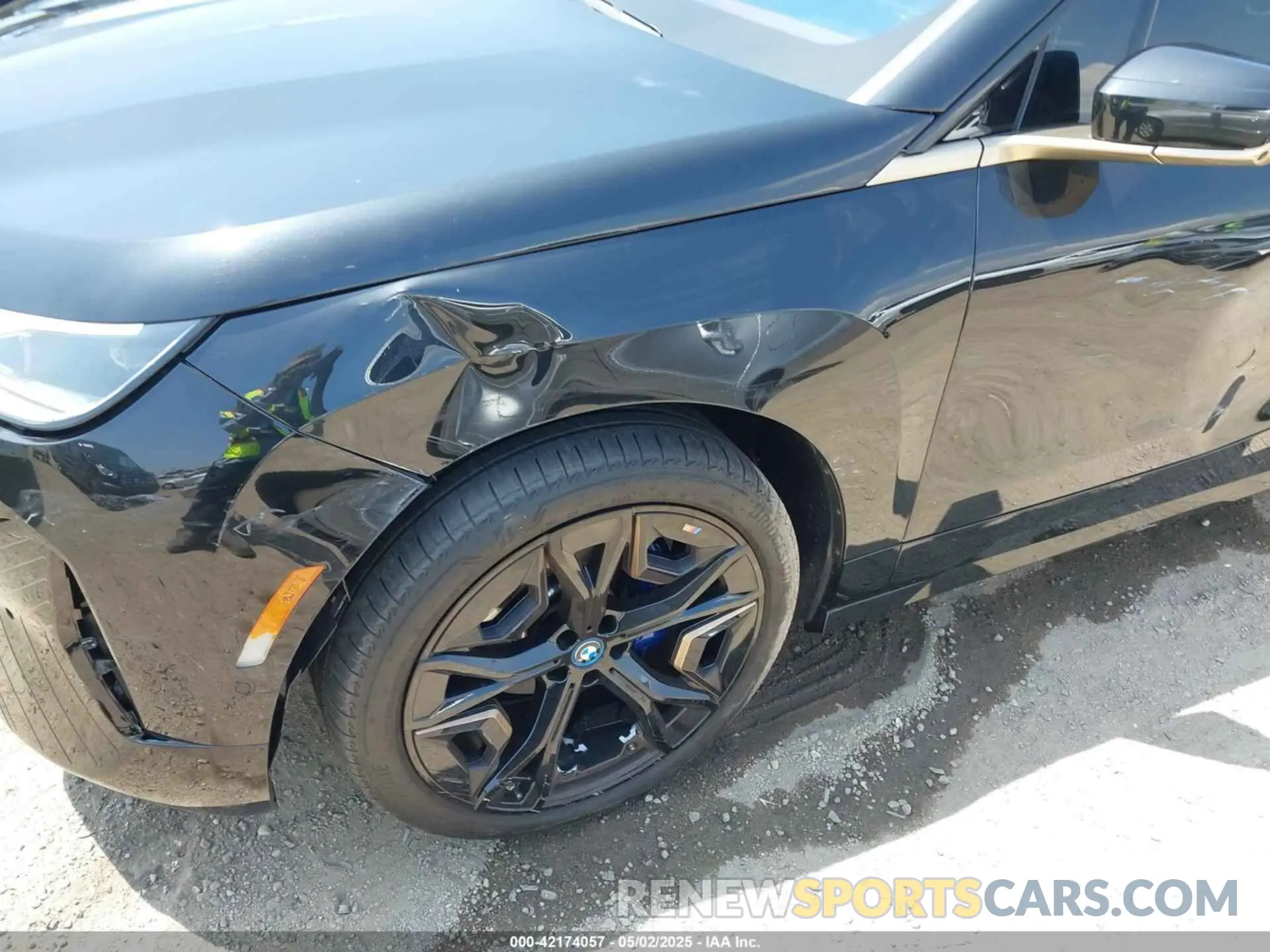 19 Photograph of a damaged car WB533CF07PCM29900 BMW IX 2023