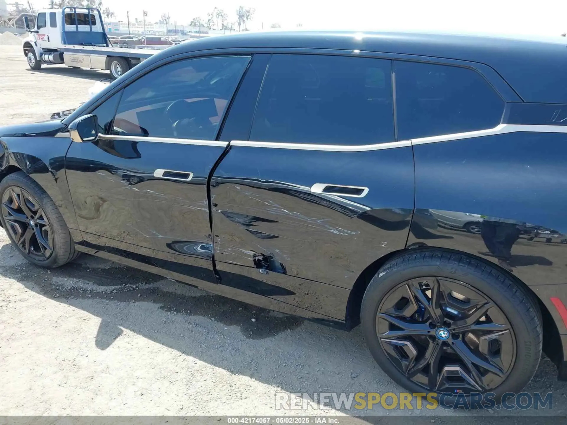 6 Photograph of a damaged car WB533CF07PCM29900 BMW IX 2023