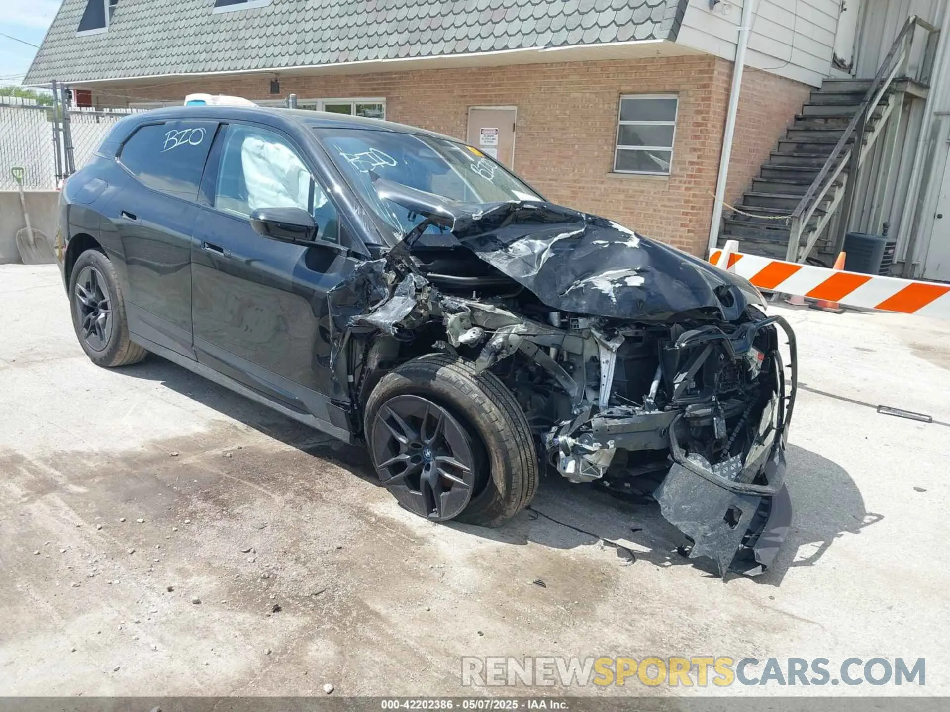 1 Photograph of a damaged car WB523CF03RCN75161 BMW IX 2024