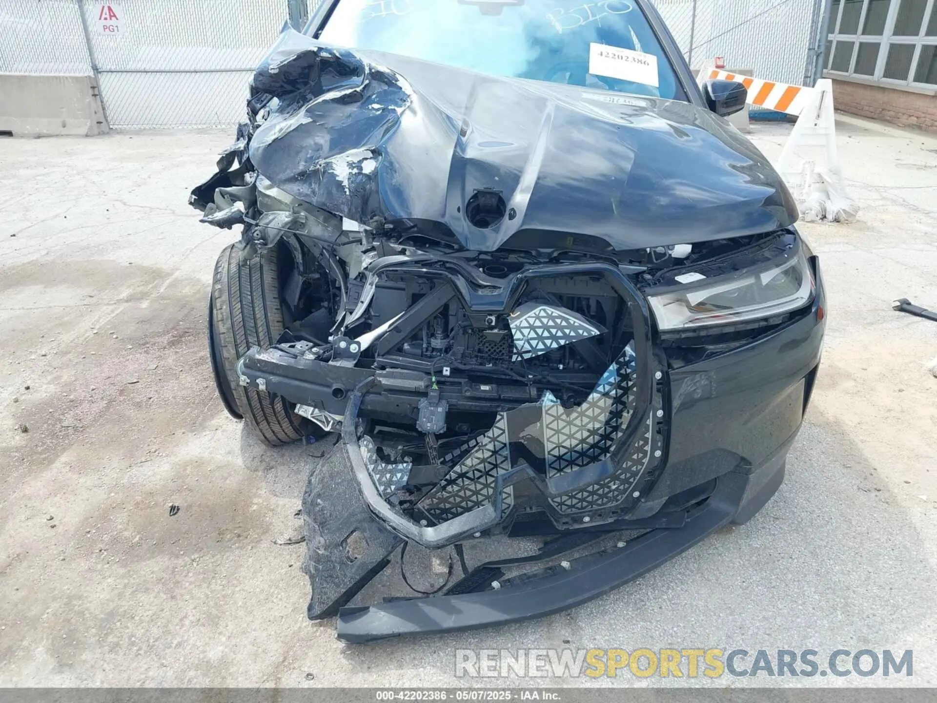 6 Photograph of a damaged car WB523CF03RCN75161 BMW IX 2024
