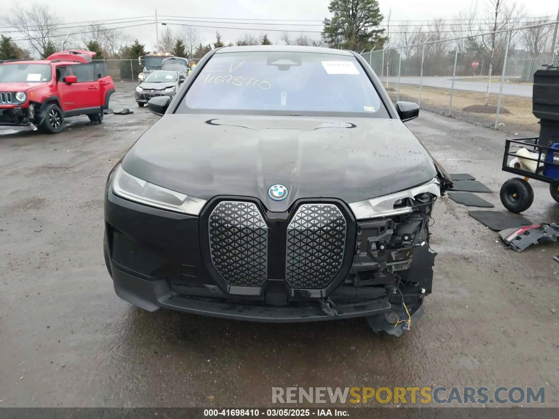 13 Фотография поврежденного автомобиля WB523CF03RCR09365 BMW IX 2024