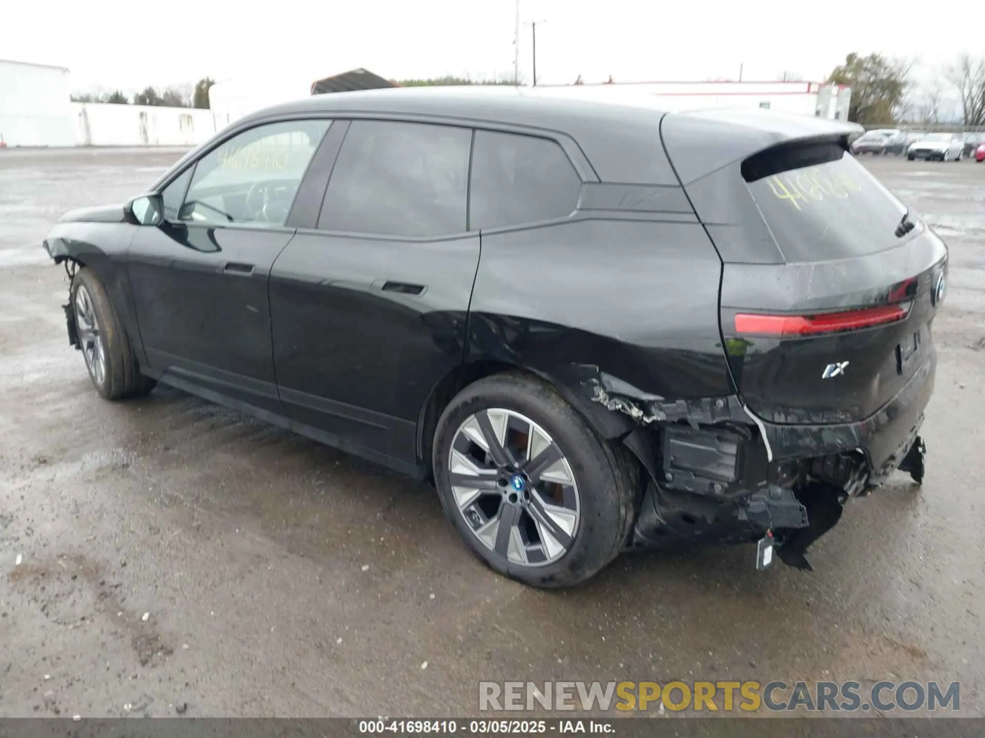 3 Фотография поврежденного автомобиля WB523CF03RCR09365 BMW IX 2024